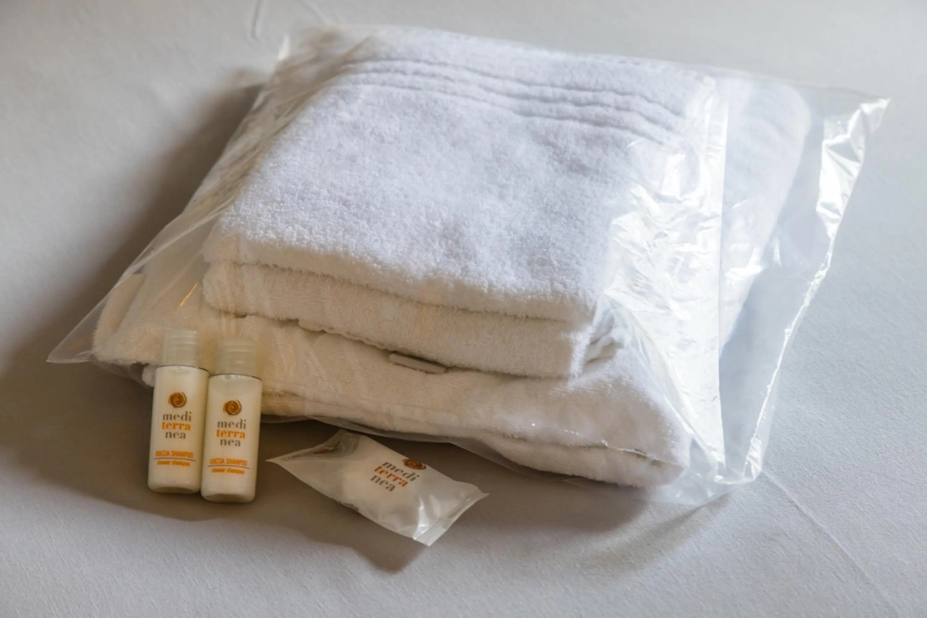 towels, Bed in La Casa Di Bruno Napoli