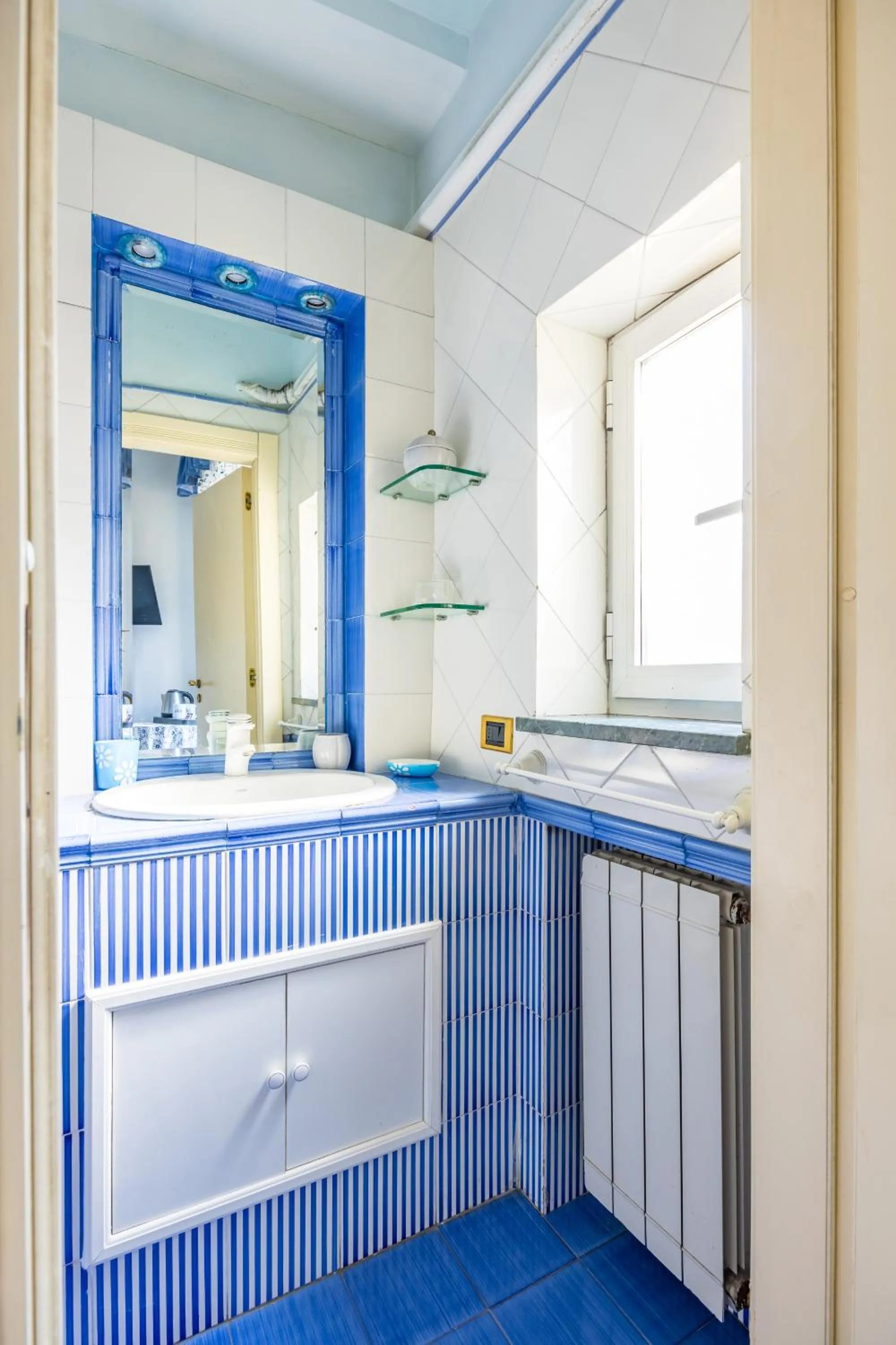 Bathroom in La Casa Di Bruno Napoli