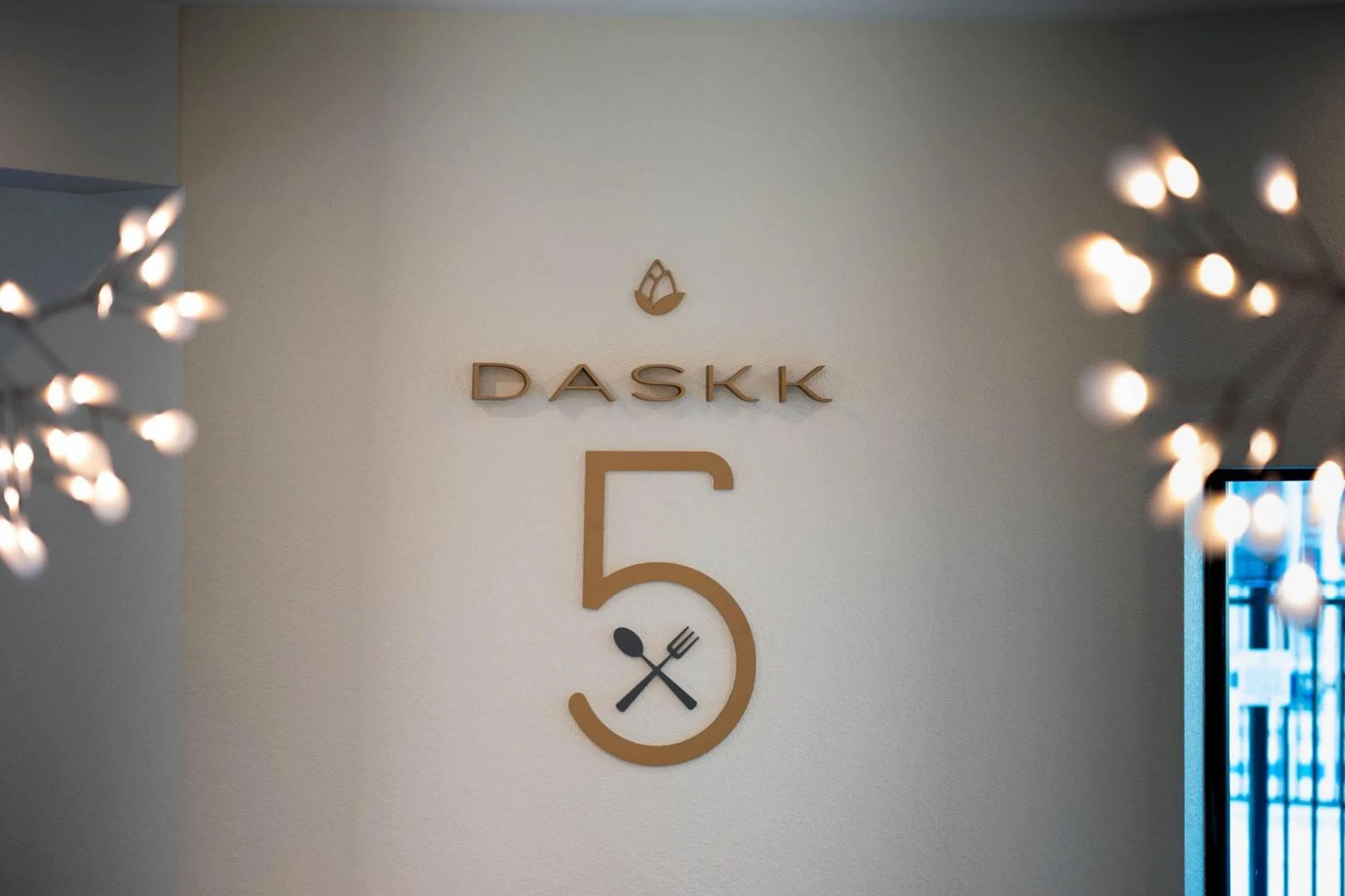 Restaurant/places to eat in DASKK Orlando Hotel near Universal Blvd, an Ascend Collection Hotel