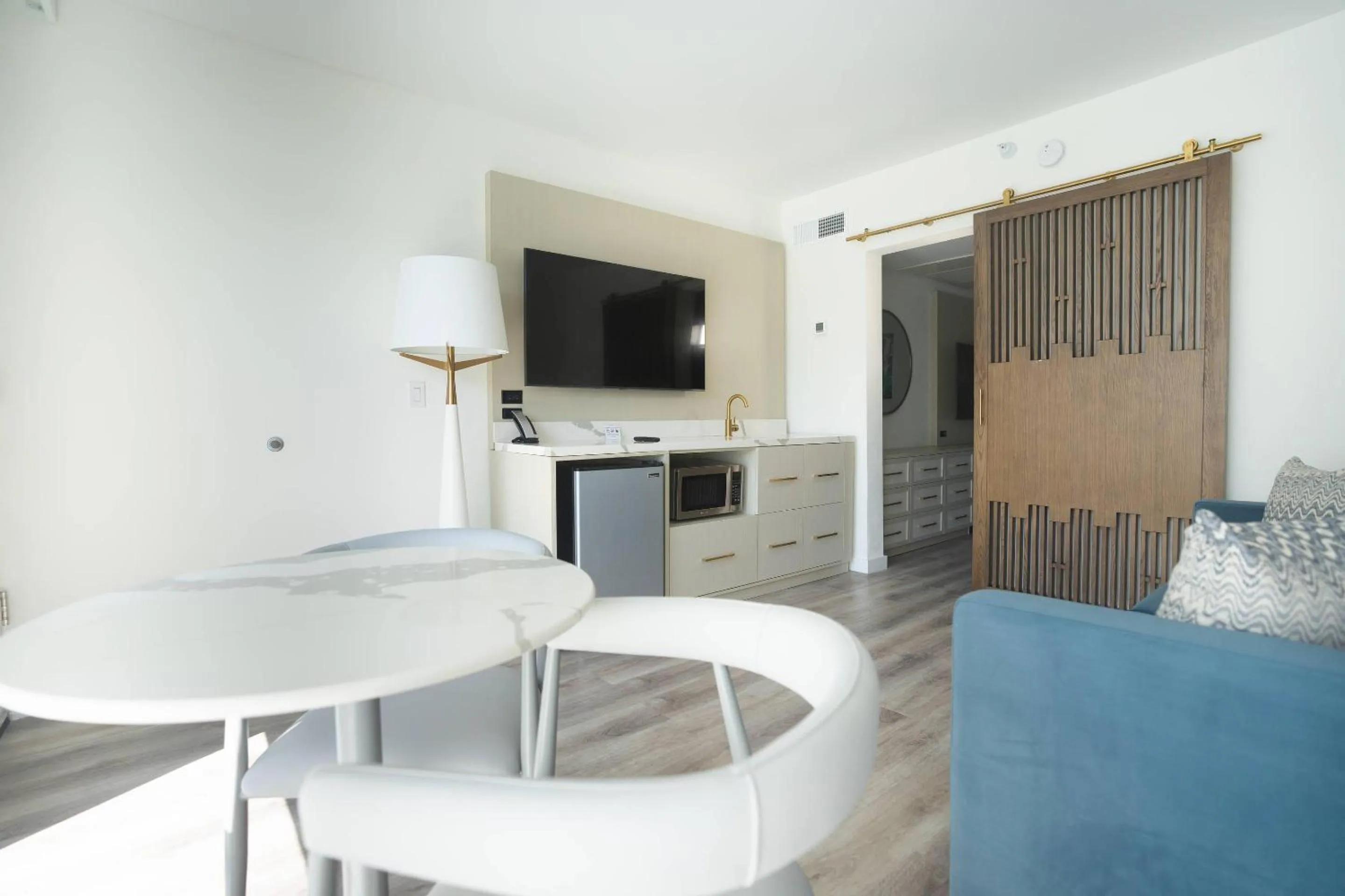 Bedroom in DASKK Orlando Hotel near Universal Blvd, an Ascend Collection Hotel