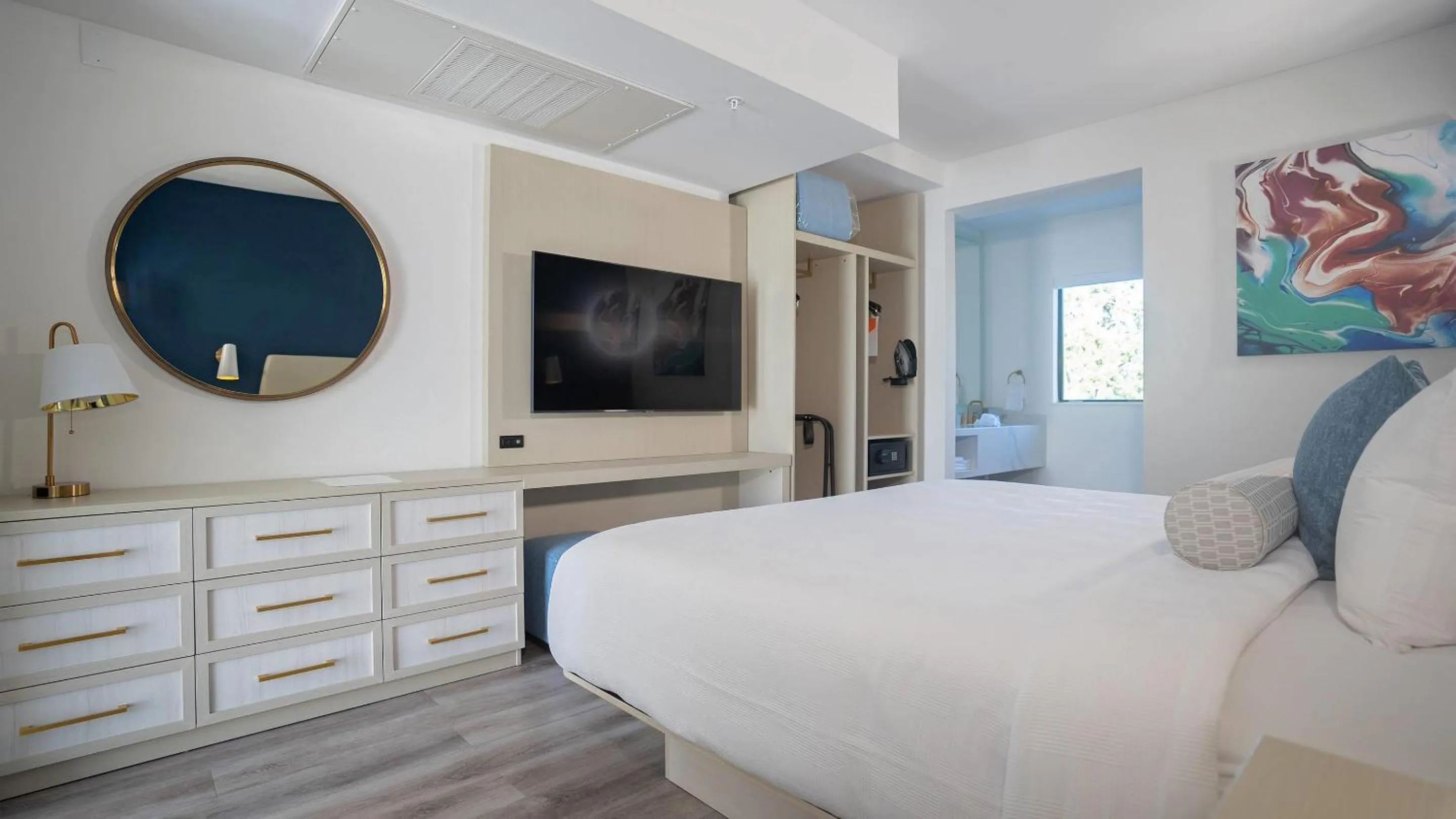 Bedroom, Bed in DASKK Orlando Hotel near Universal Blvd, an Ascend Collection Hotel