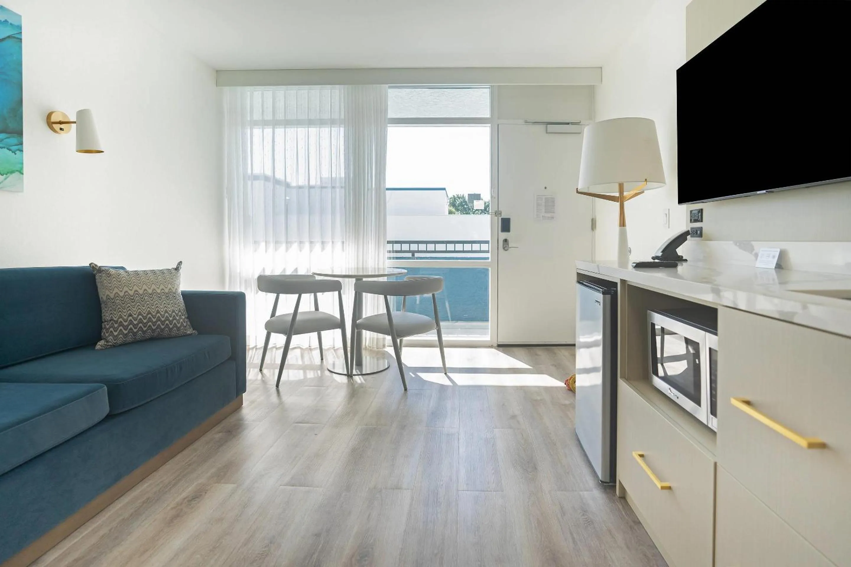 Bedroom in DASKK Orlando Hotel near Universal Blvd, an Ascend Collection Hotel