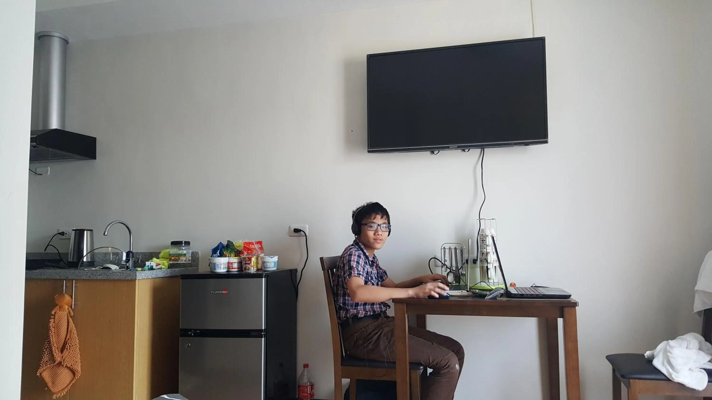 TV and multimedia in Mesaverte Residences AFS Suites