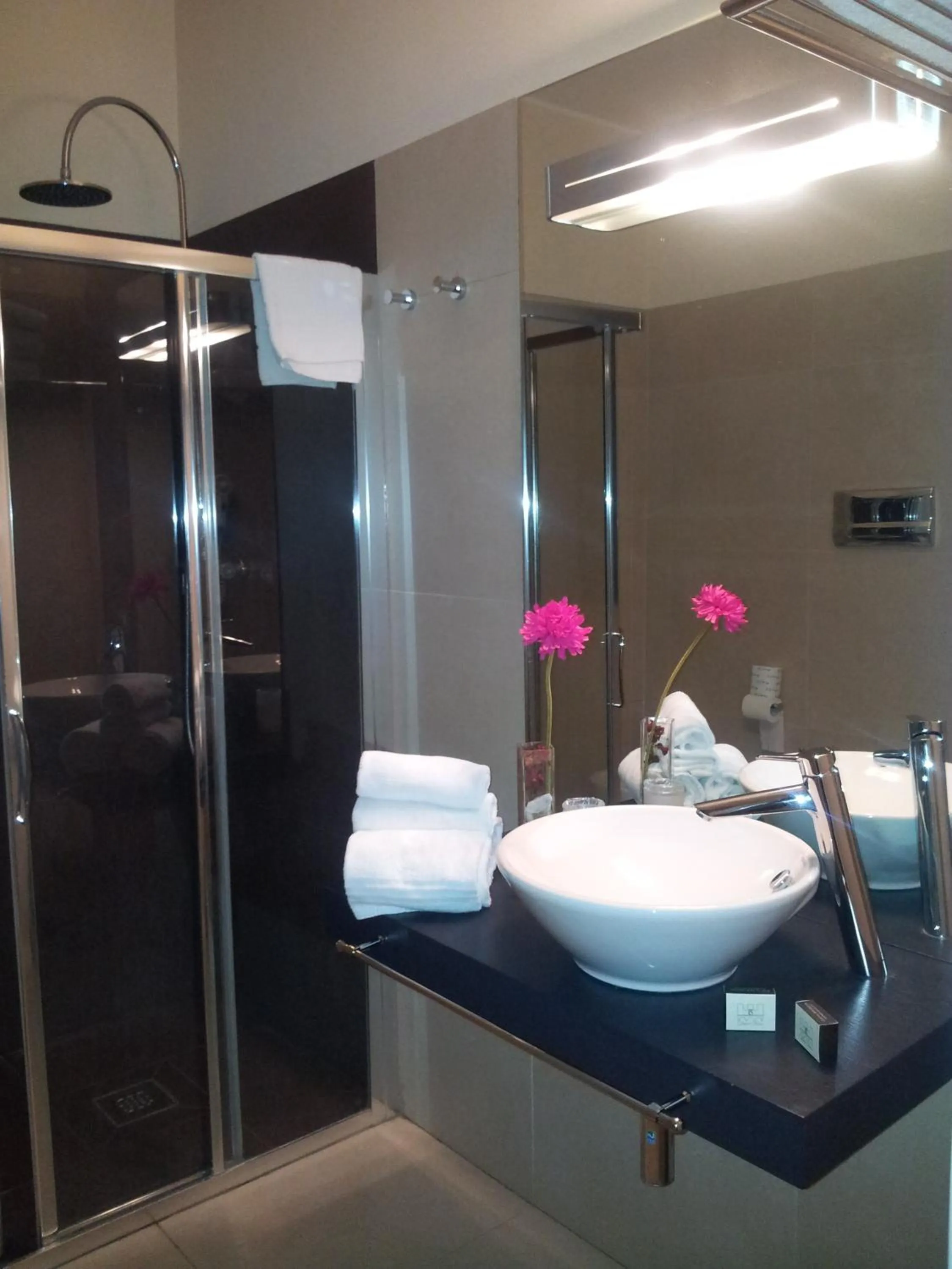 Bathroom in Palazzo Sciacca