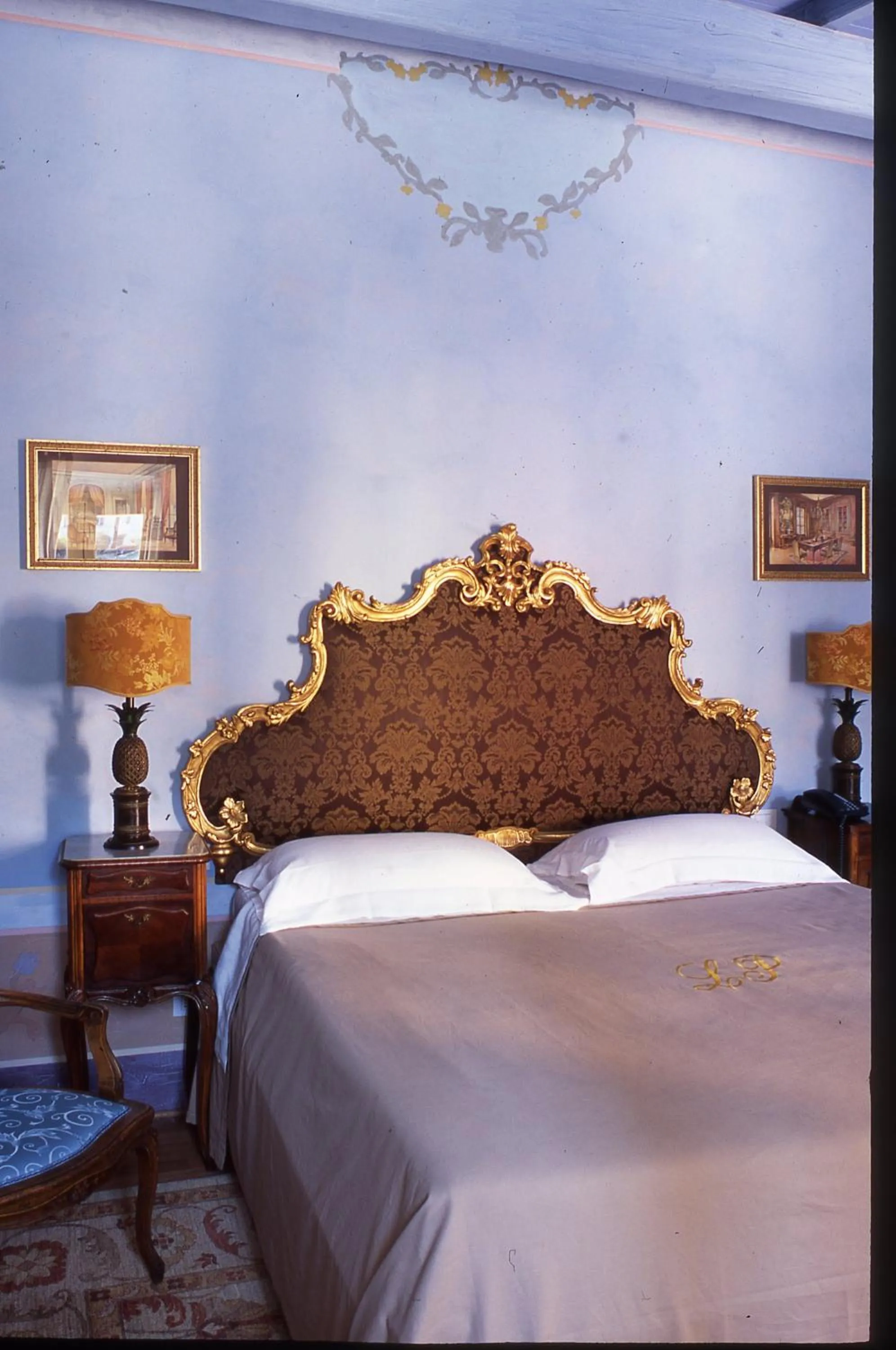 Bed in Locanda Pietrasantese B&B