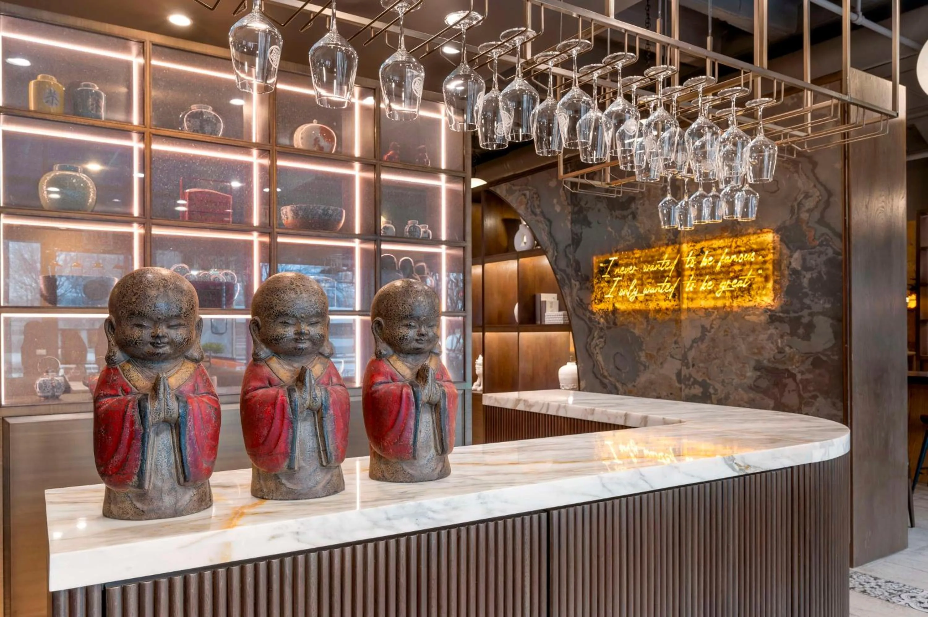 Restaurant/places to eat in Best Western Grant Park Hotel