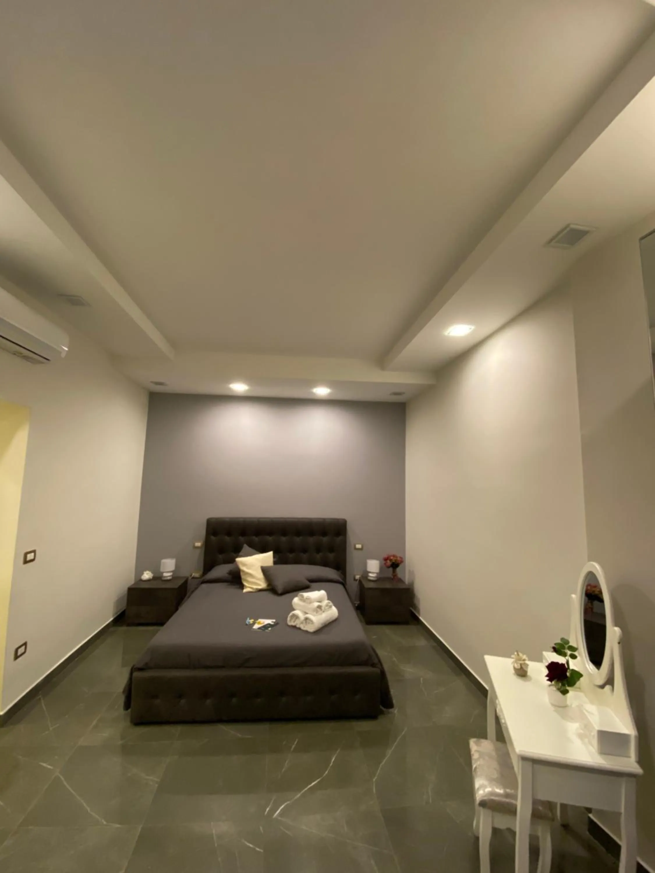 Bed in Porto Rooms & Suite