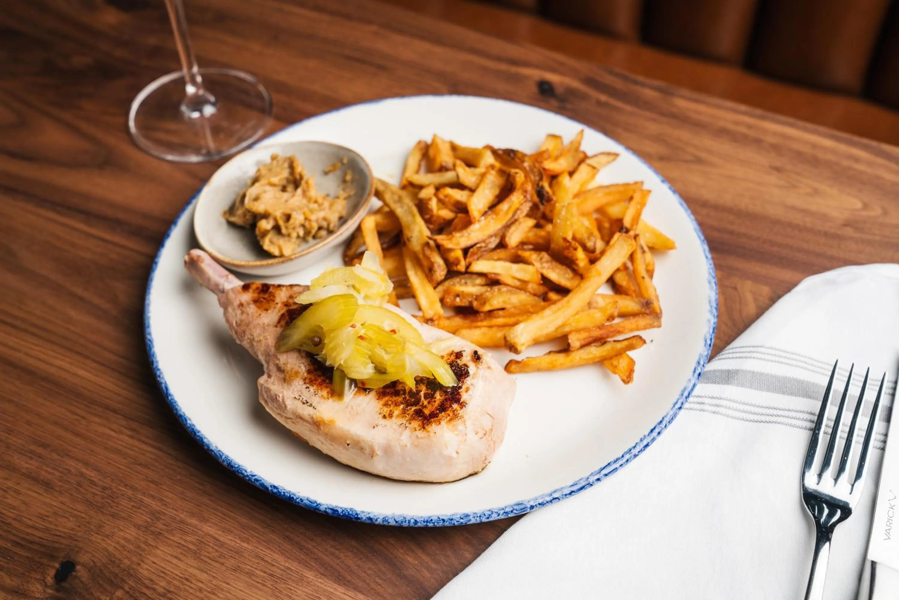 Restaurant/places to eat in Hilton Orrington/Evanston