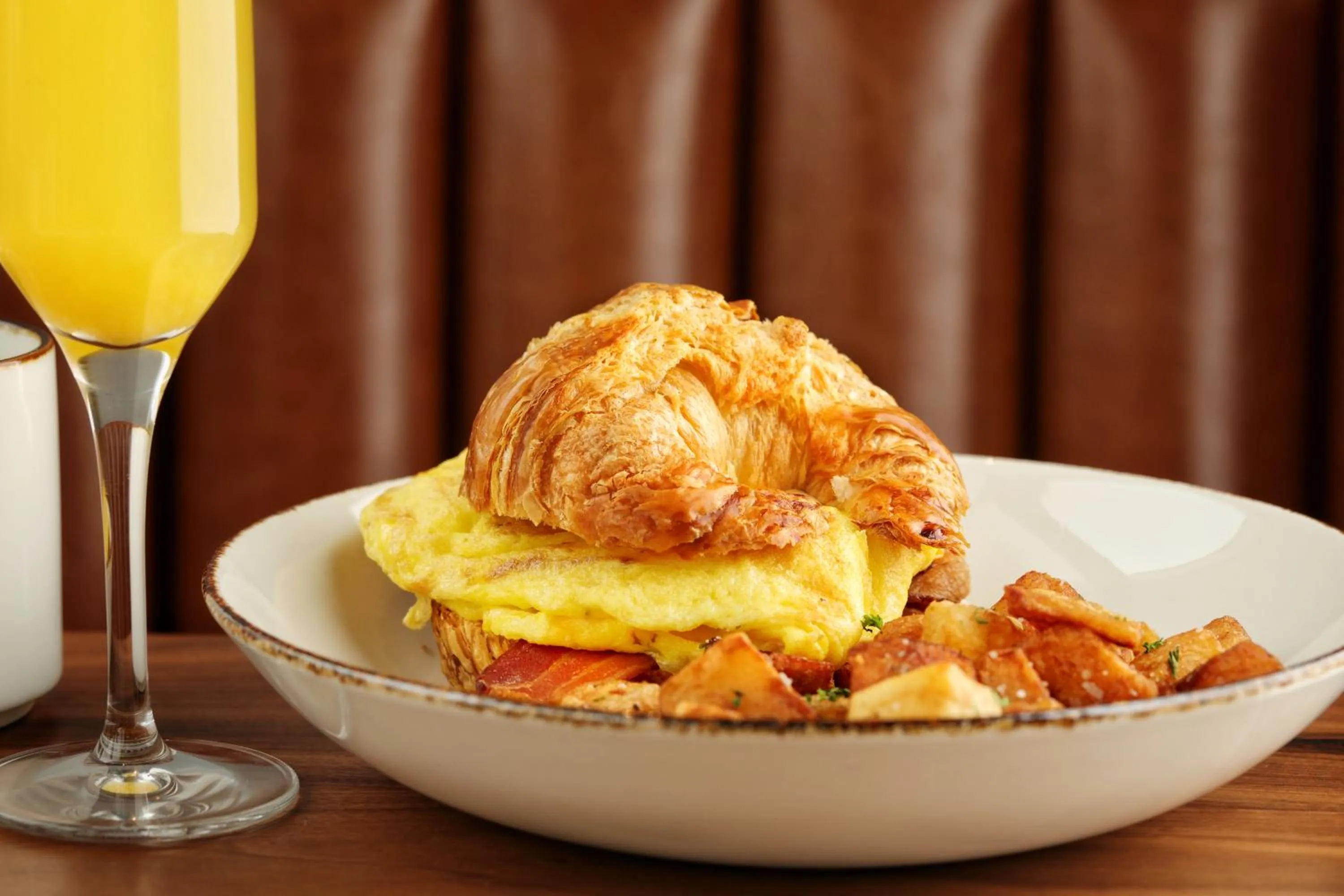 Restaurant/places to eat in Hilton Orrington/Evanston