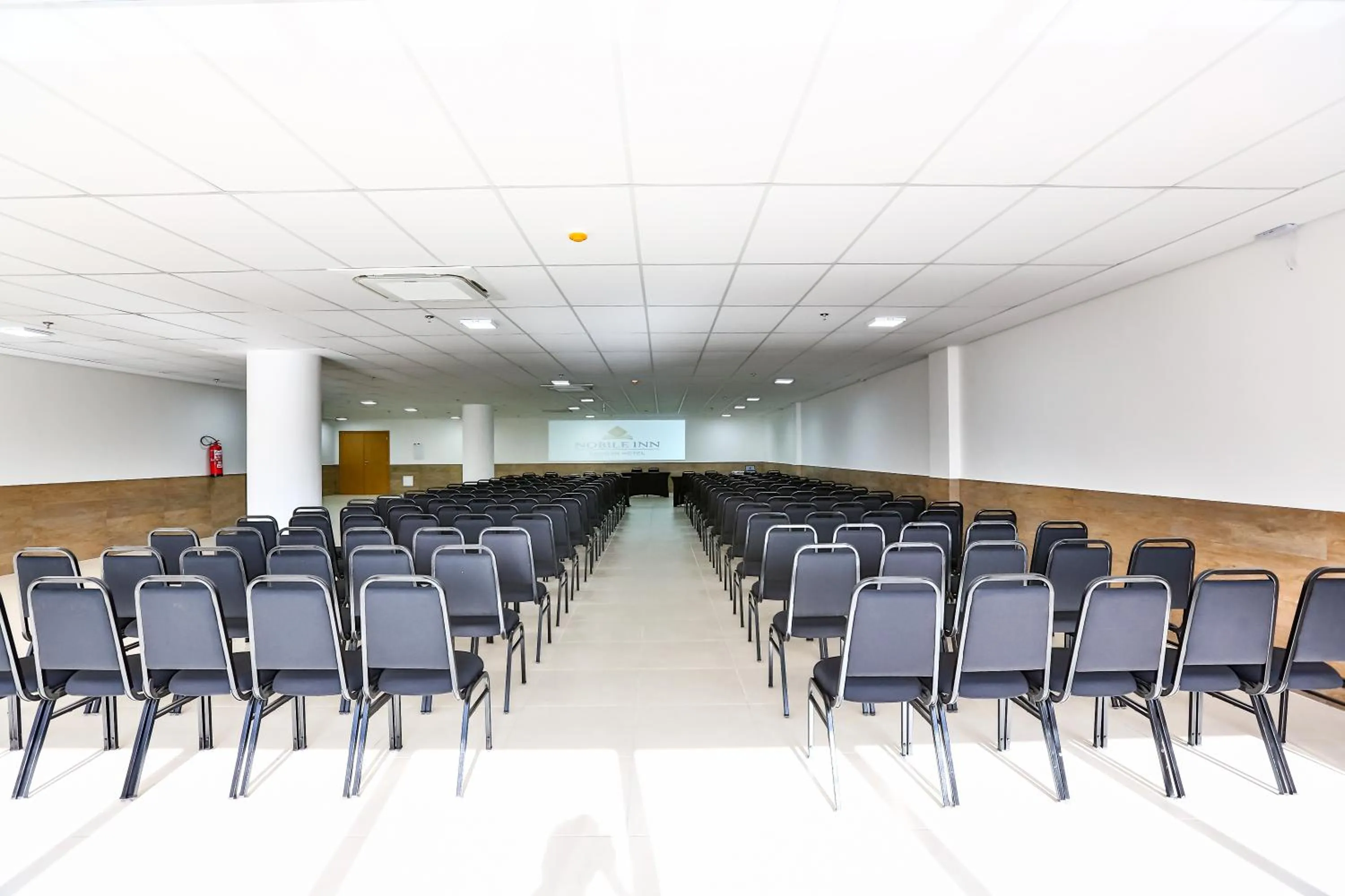 Business facilities in Nobile Inn London Anápolis