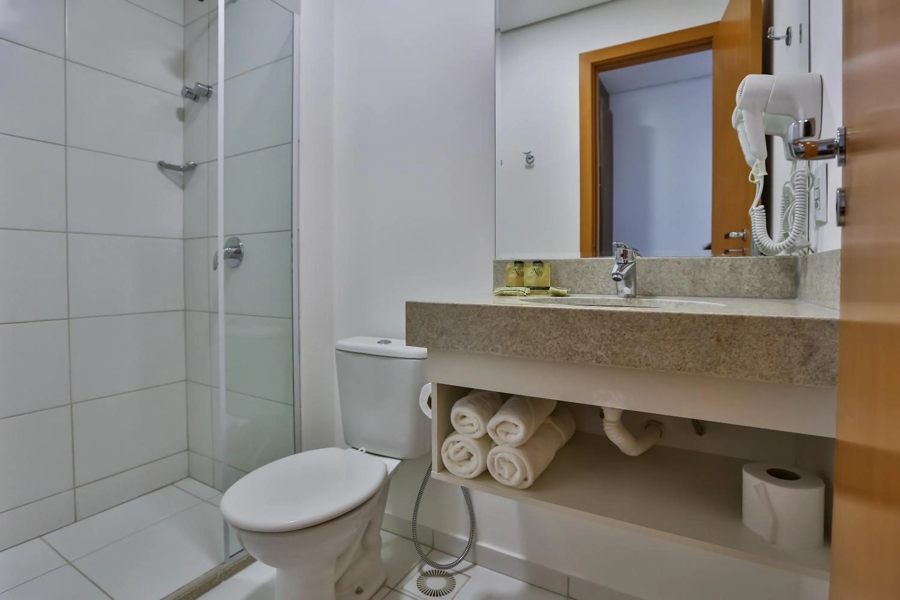 Bathroom in Nobile Inn London Anápolis