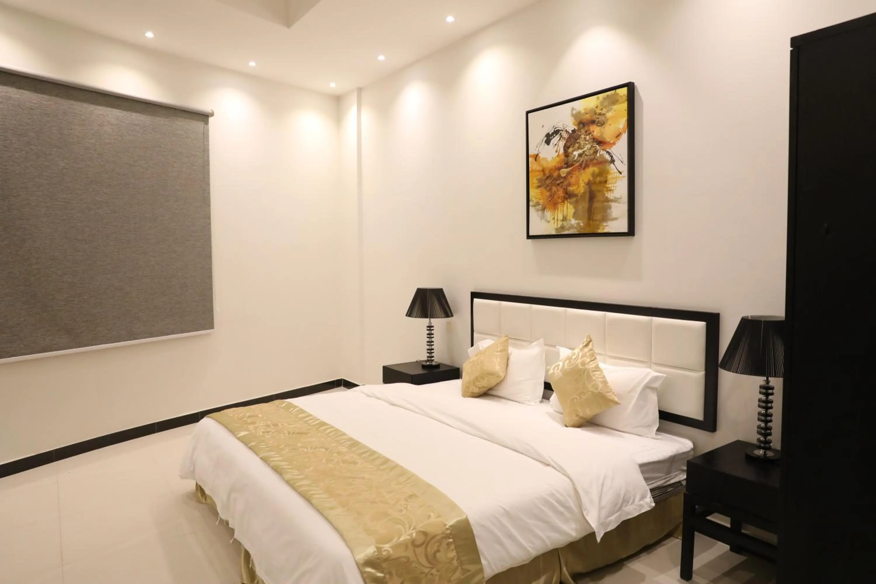 Photo of the whole room, Bed in Quiet Rooms Suites By Quiet Rooms