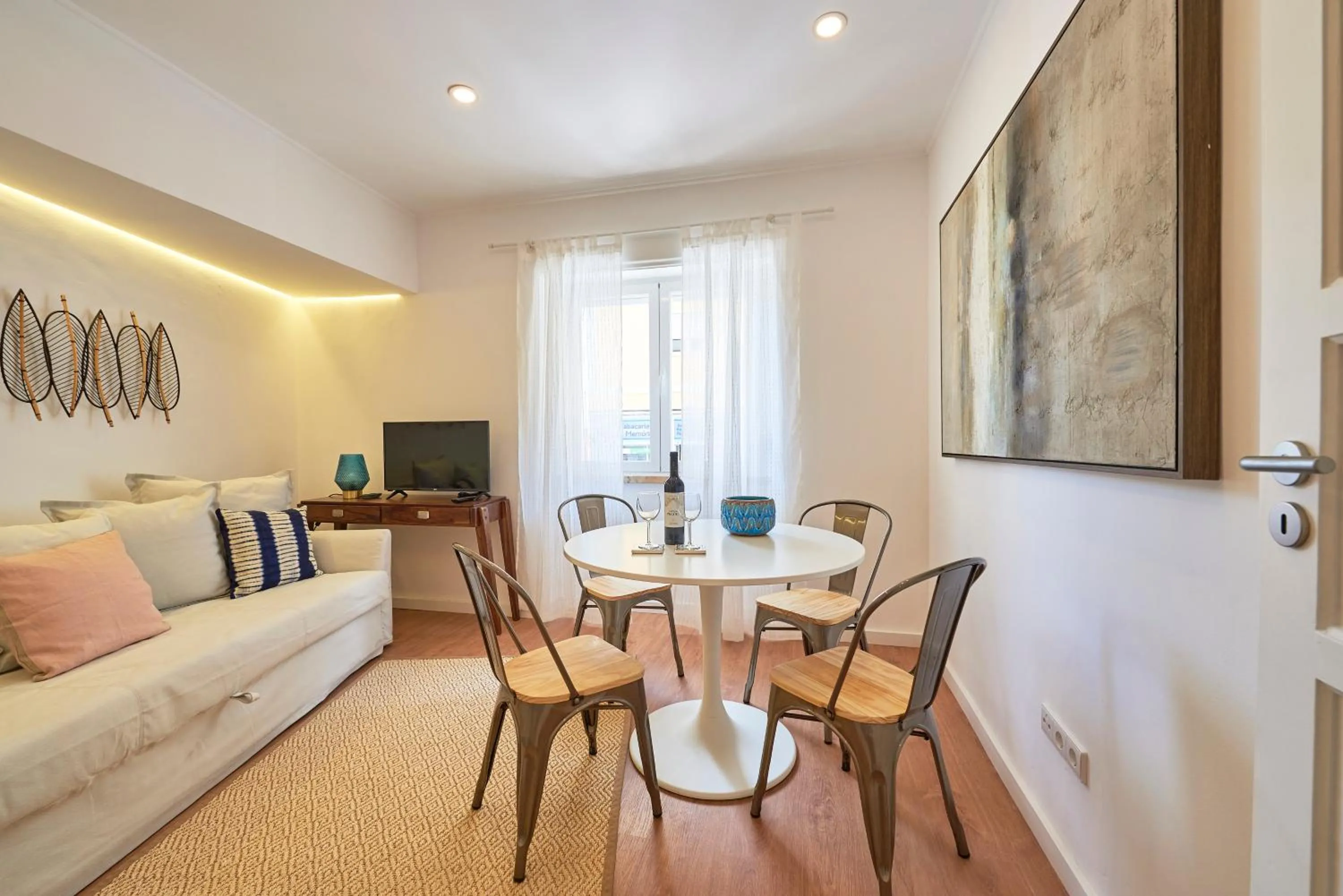 Belém Light Filled Apartment, By TimeCooler