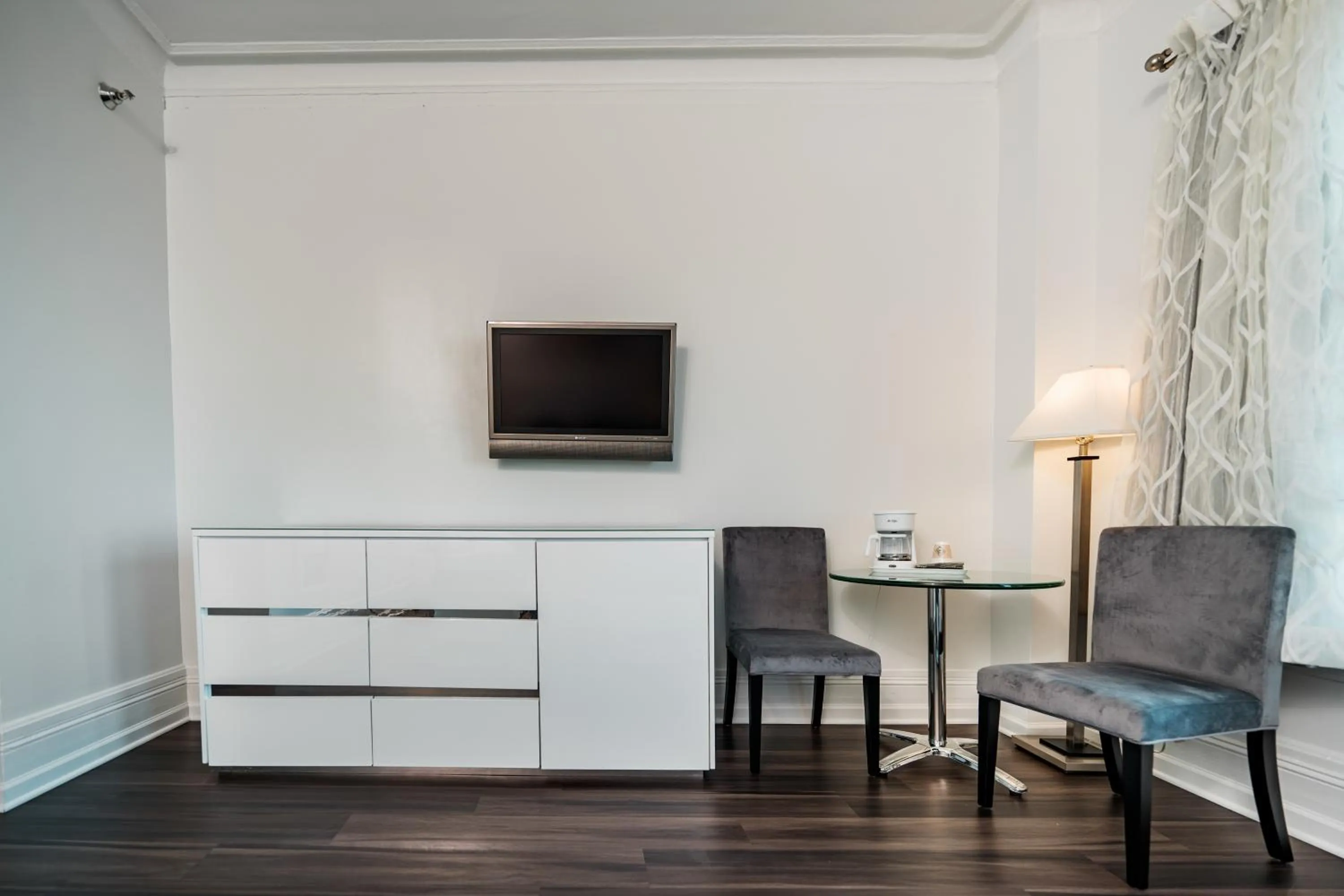 TV and multimedia in Congress Plaza Hotel Chicago