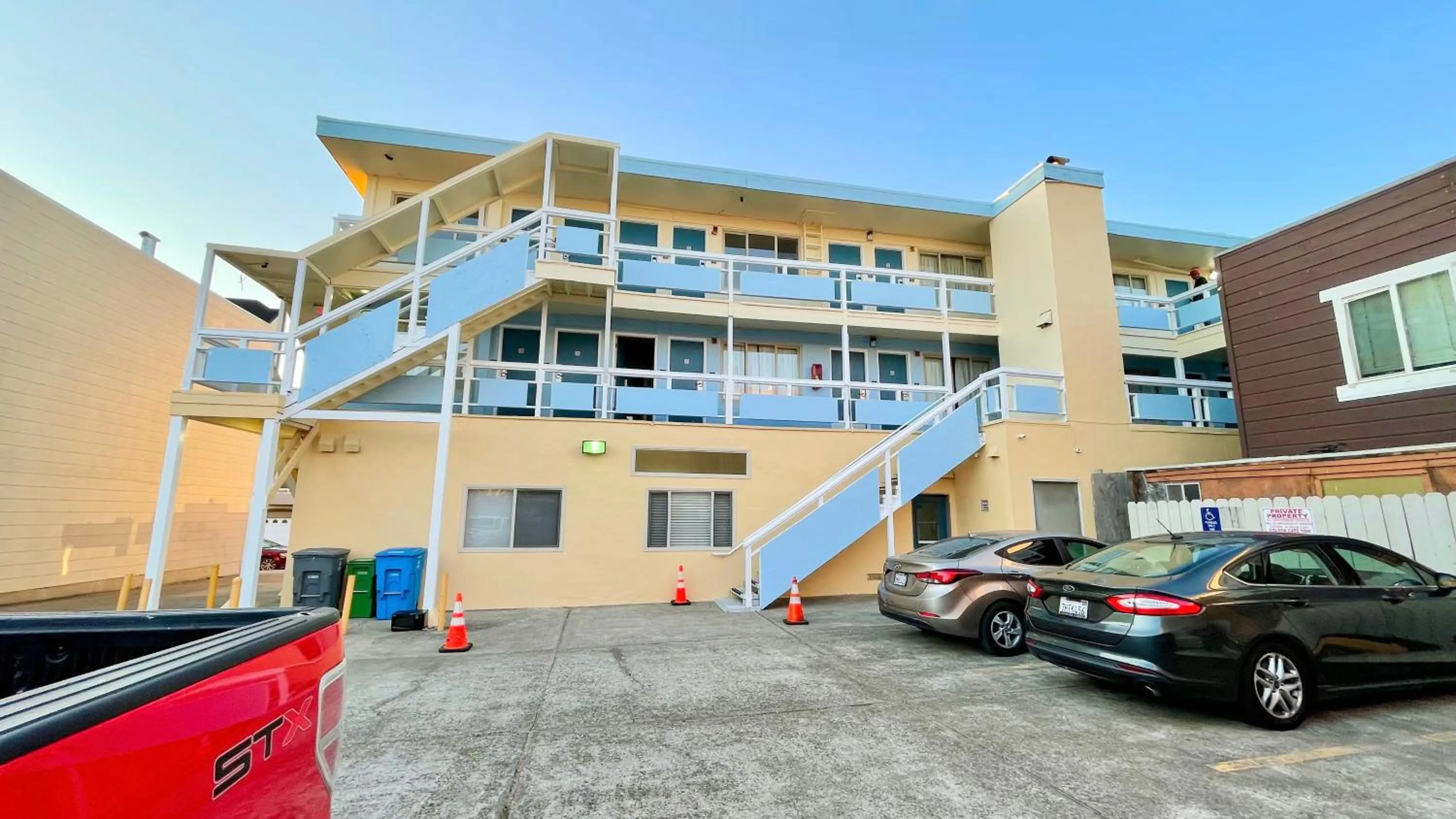 Parking in Beach Motel