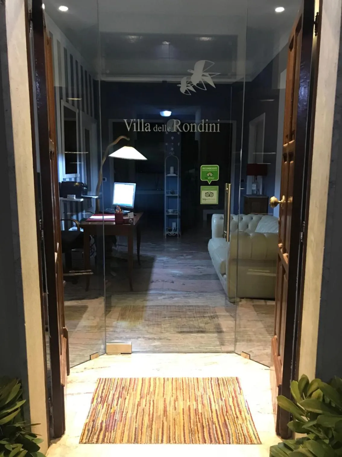 Swimming pool in B&B Villa Delle Rondini