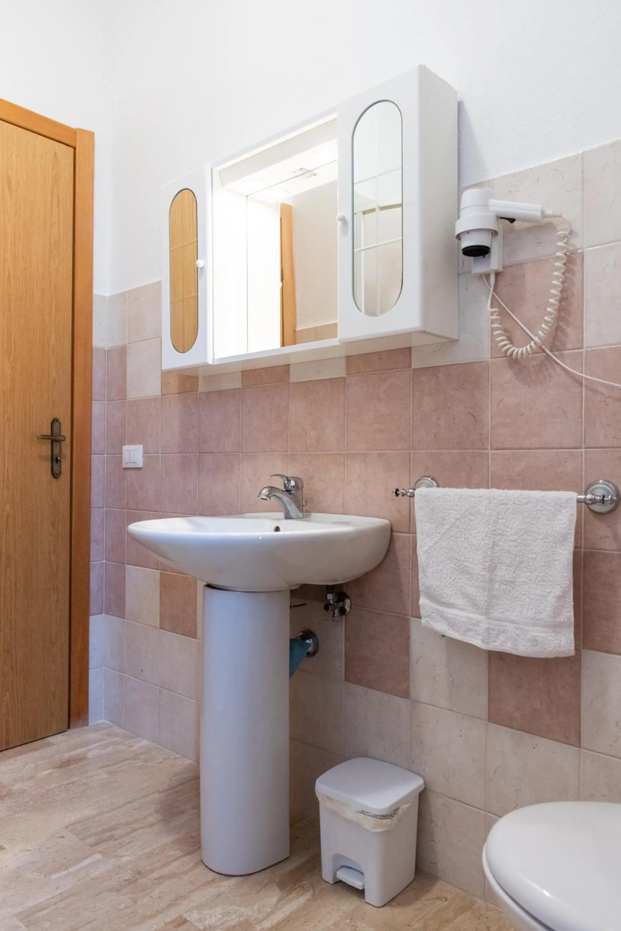 Toilet in affittacamere S'Ortensia