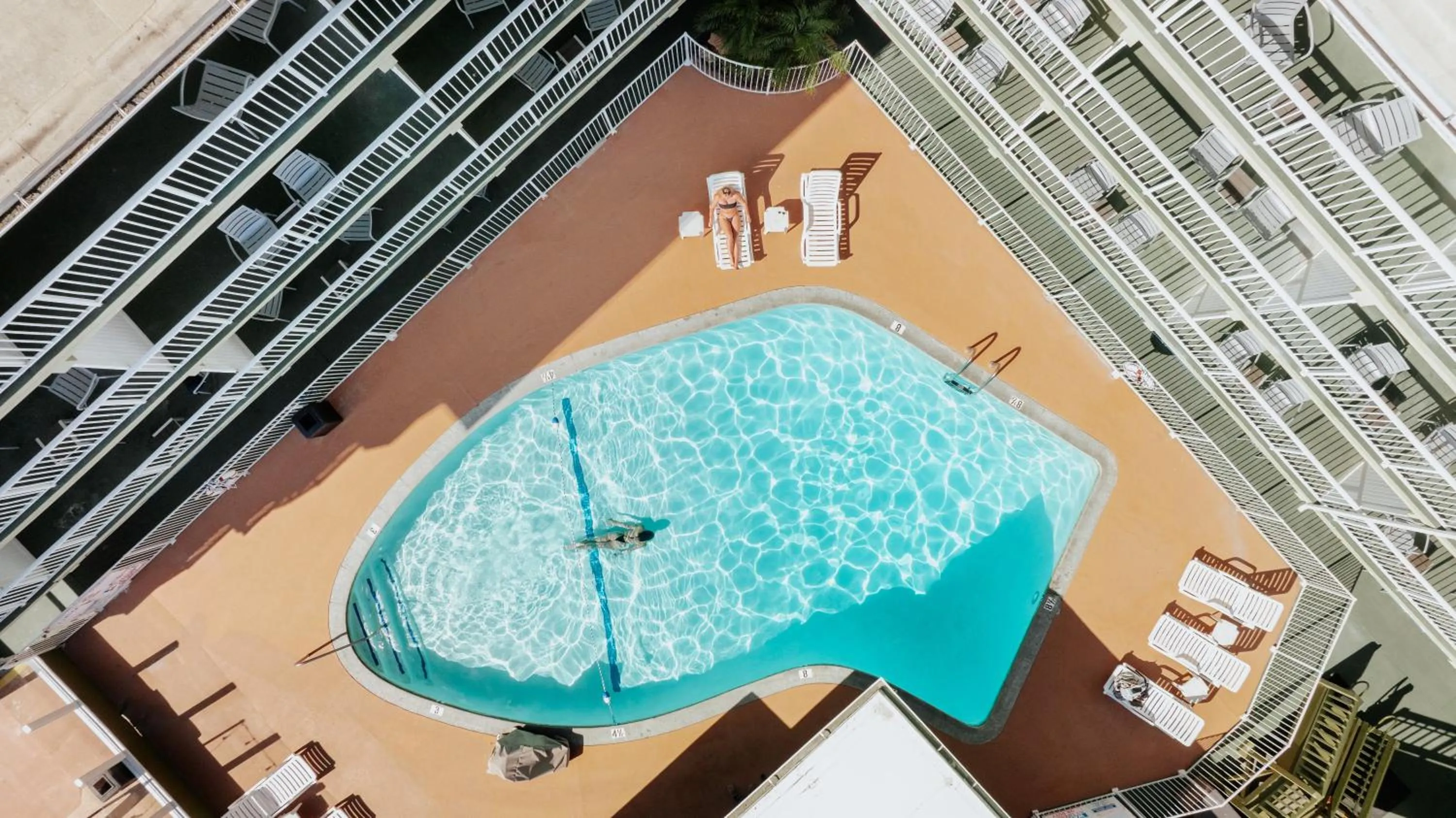 Day in Surfer Beach Hotel