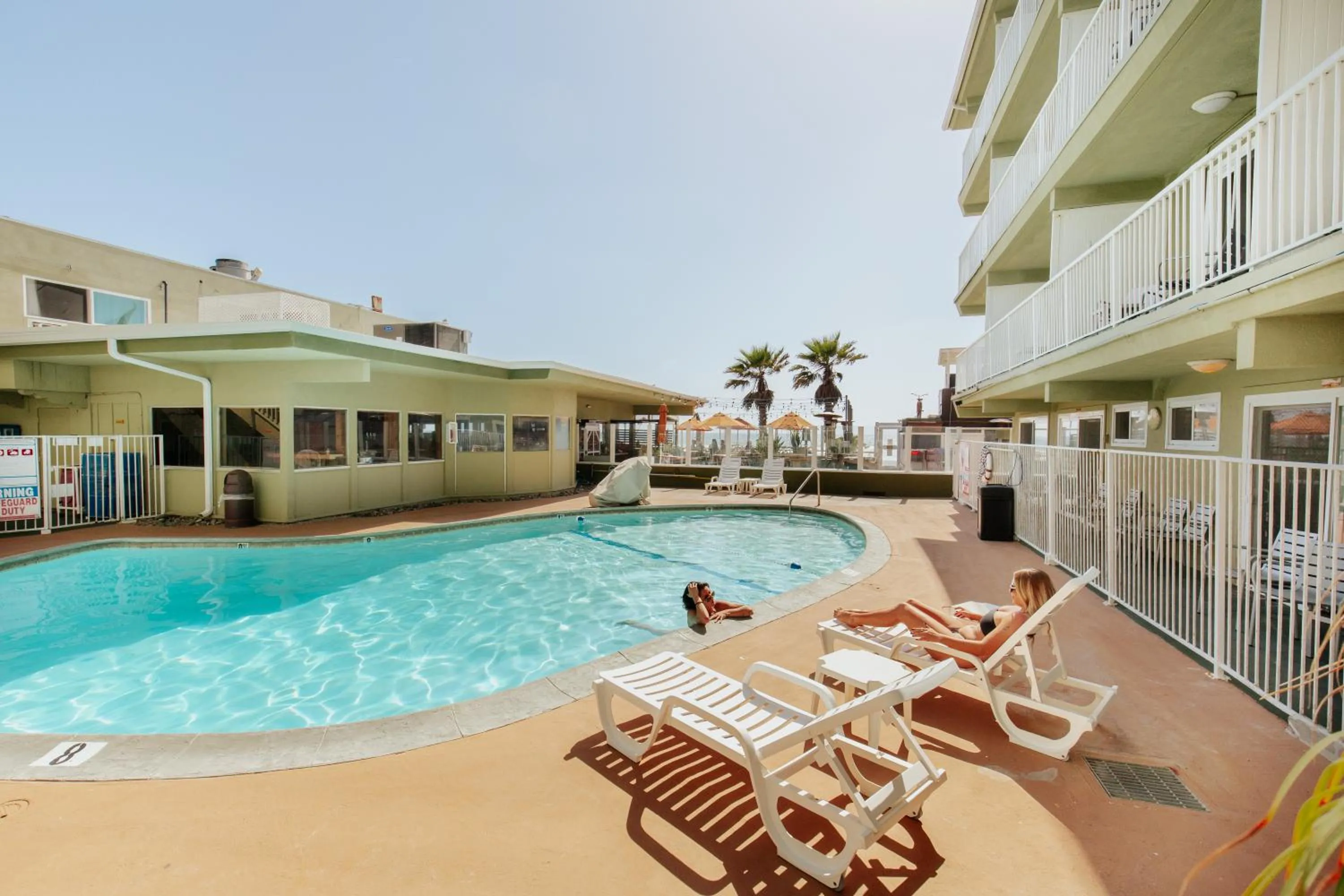 Day in Surfer Beach Hotel