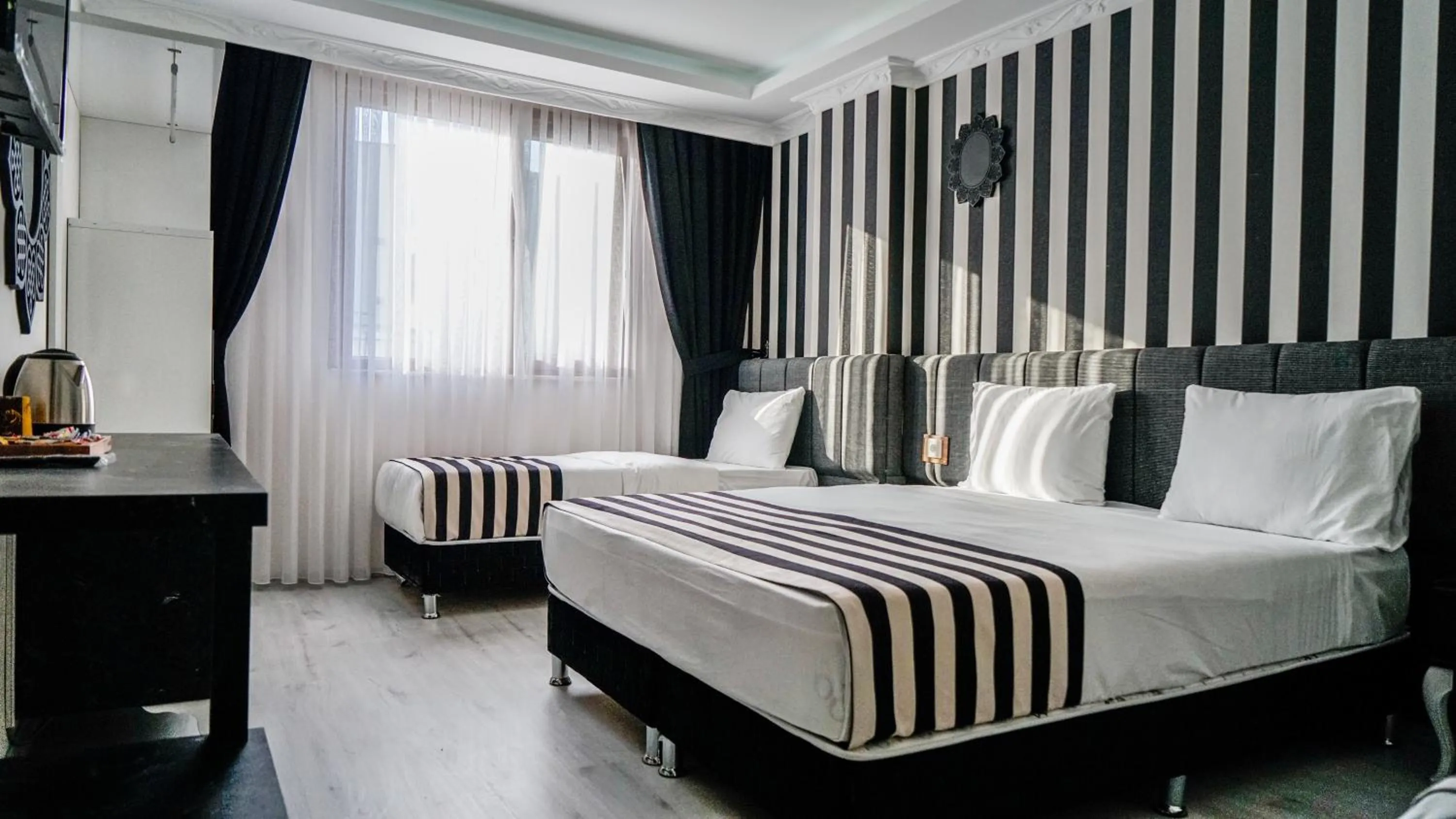 Bed in Cnr İnci Hotel