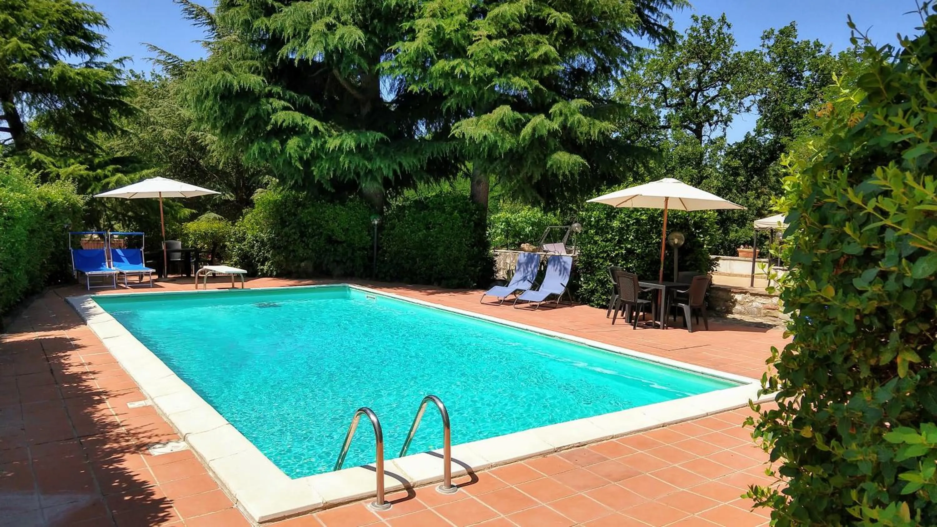 Swimming pool in Il Querceto