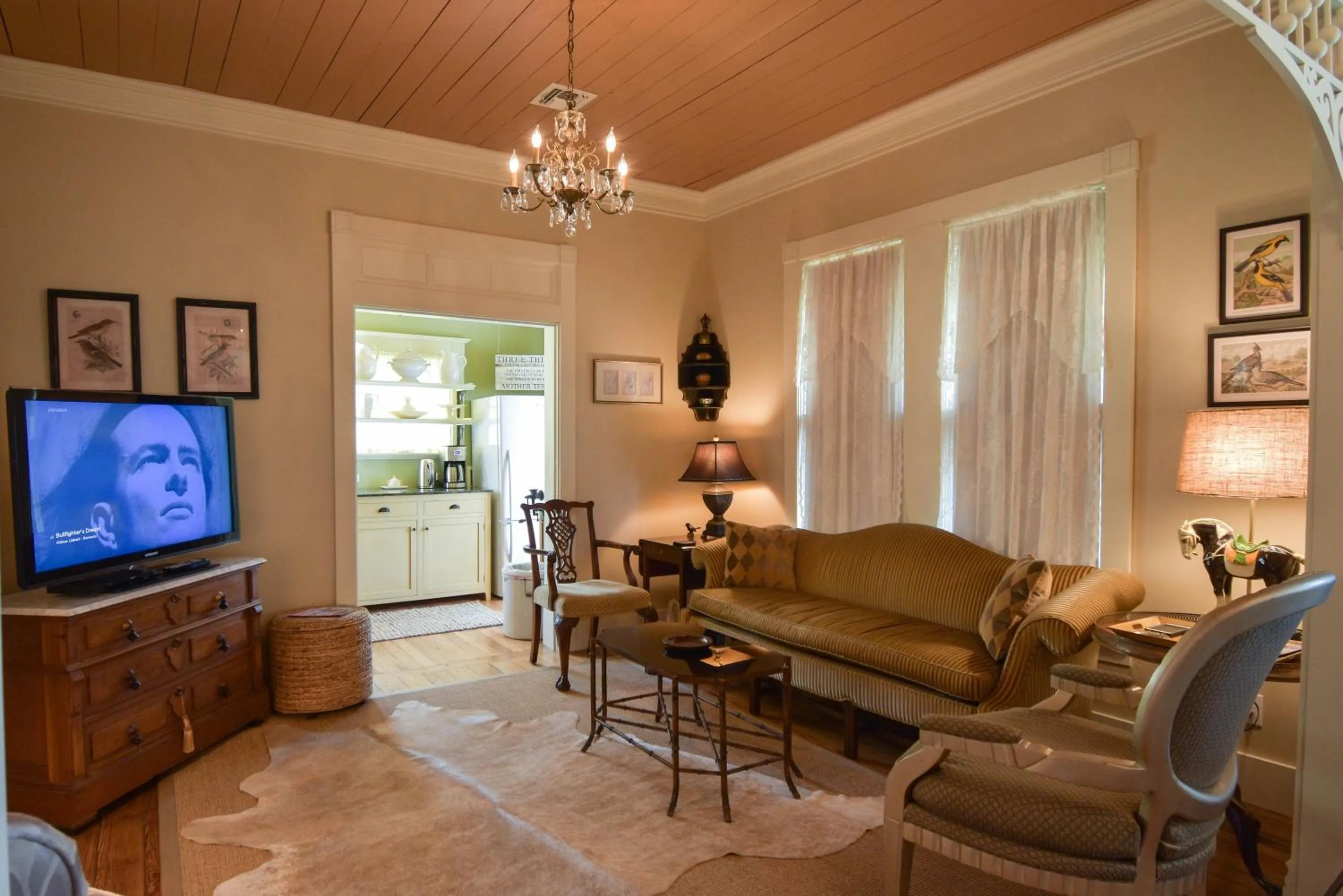 Living room in Das Meyer Haus - Luxe Victorian