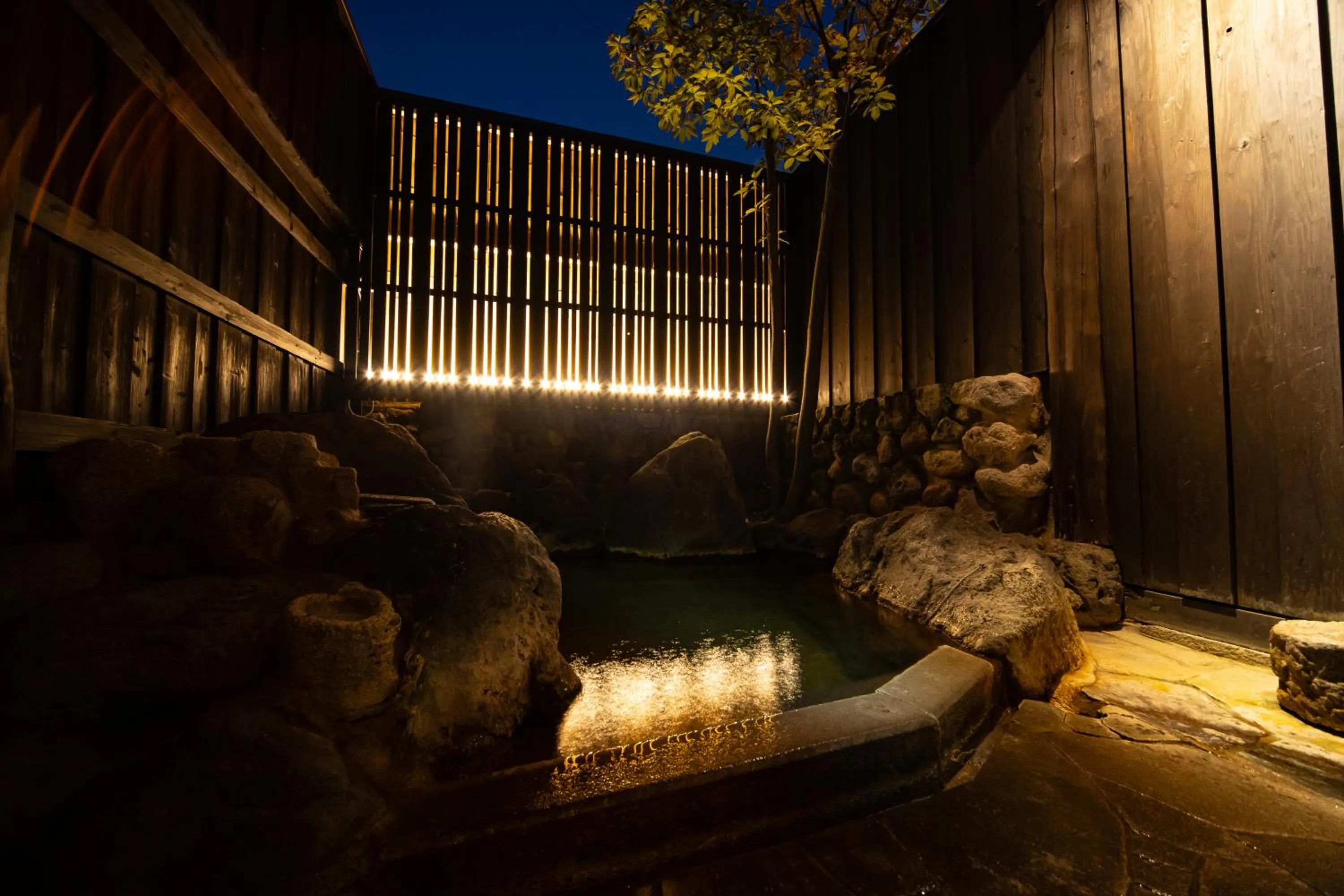 Hot Spring Bath in Yasuraginoyado Yufu