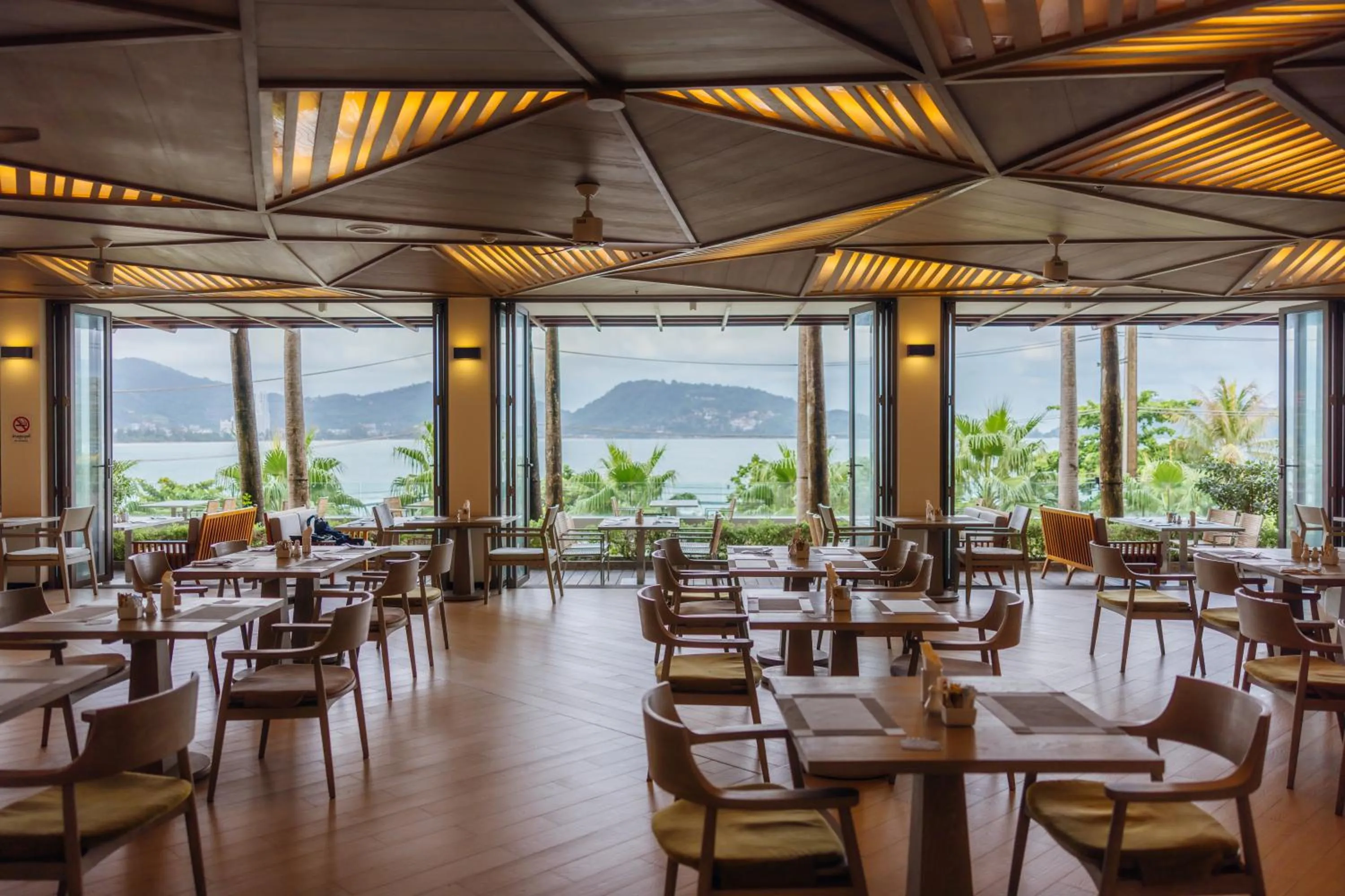 Restaurant/places to eat in Oceanfront Beach Resort