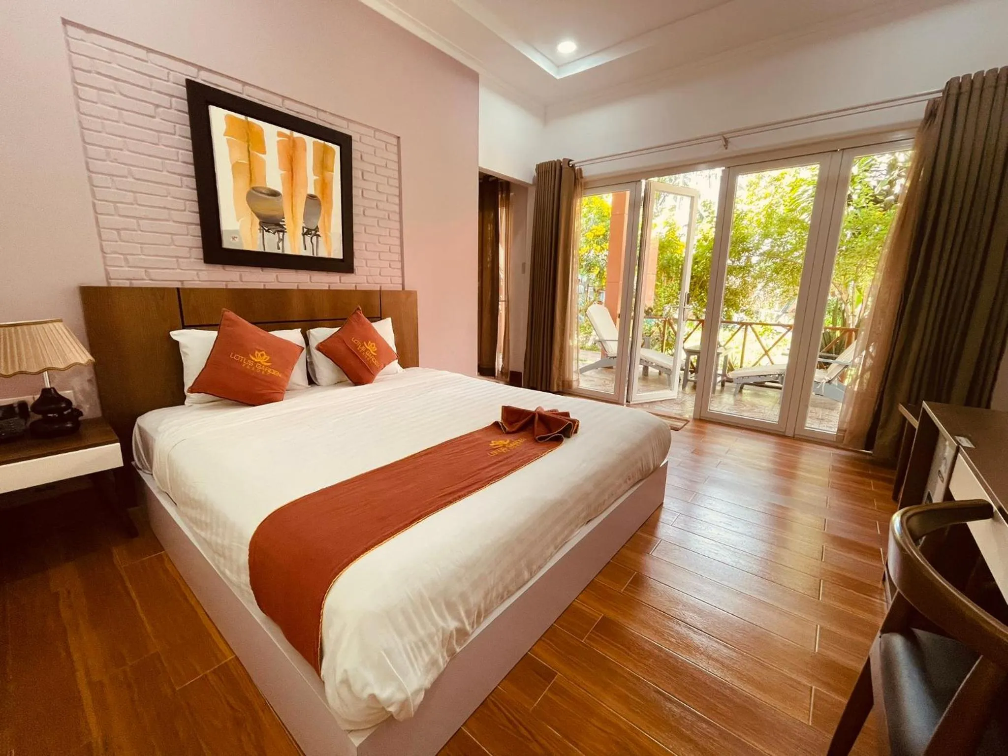 Bed in Lotus Garden Muine Resort & Spa