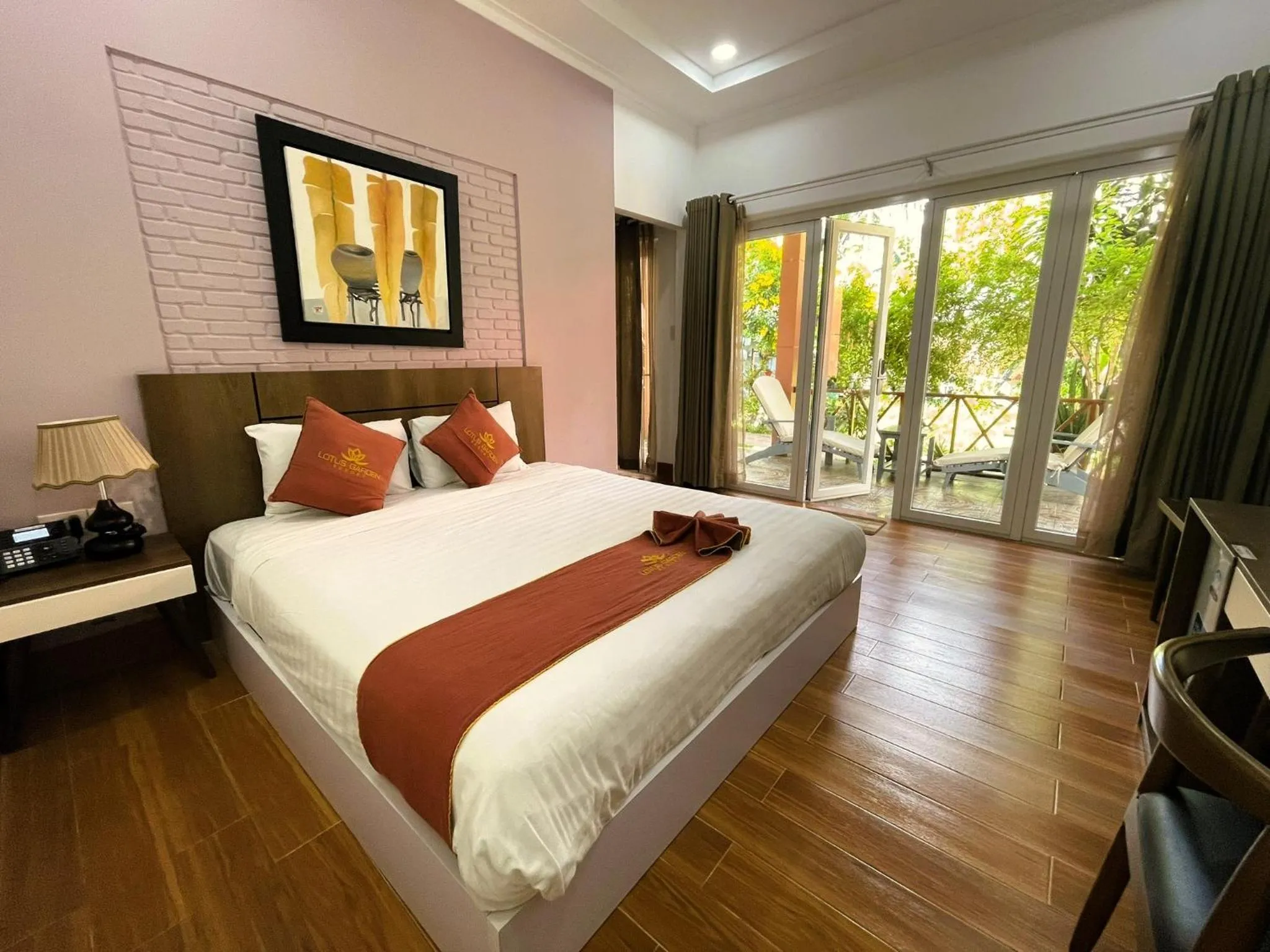 Bed in Lotus Garden Muine Resort & Spa