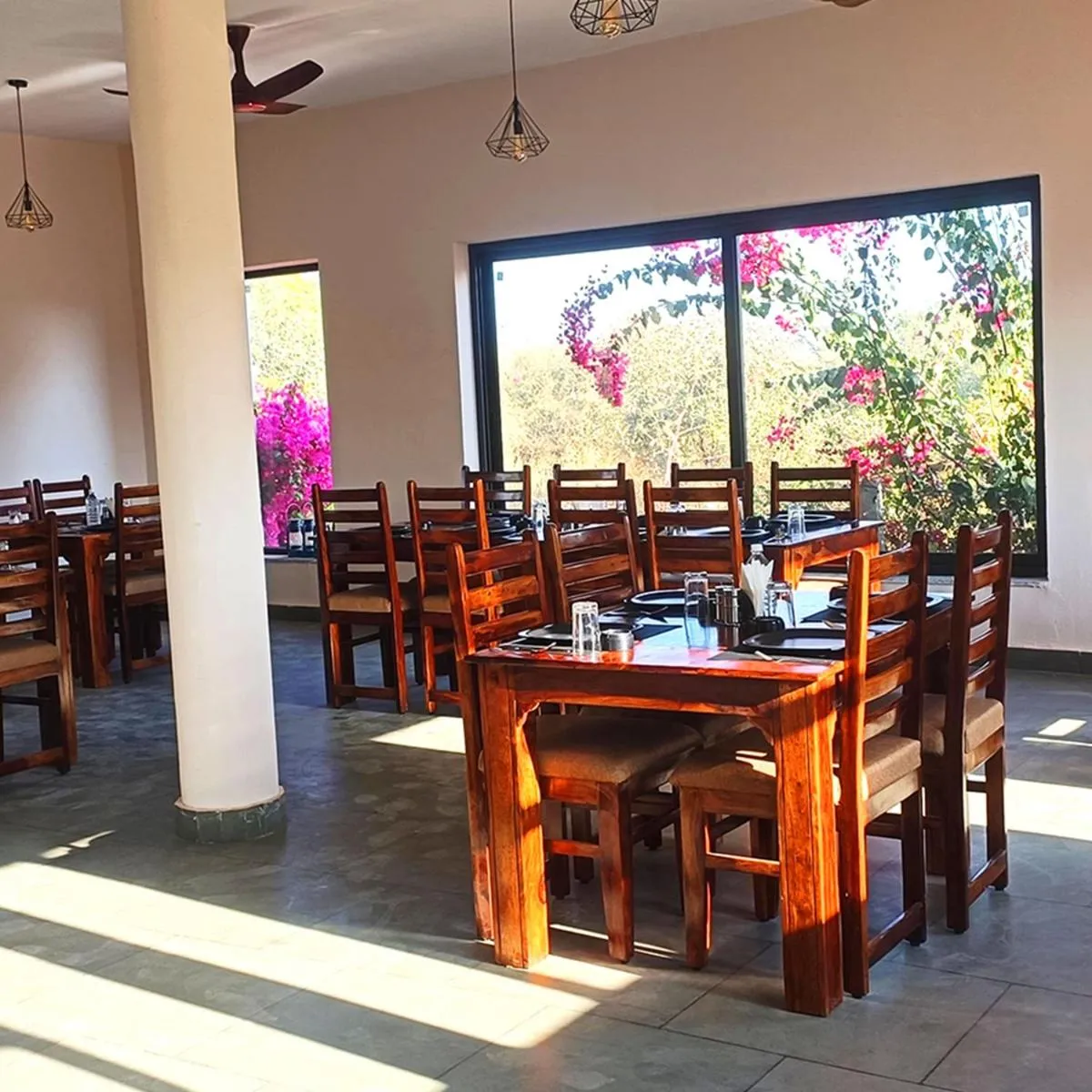 Restaurant/places to eat in Thour Nature Resorts - Jawai Leopard Safari Camp