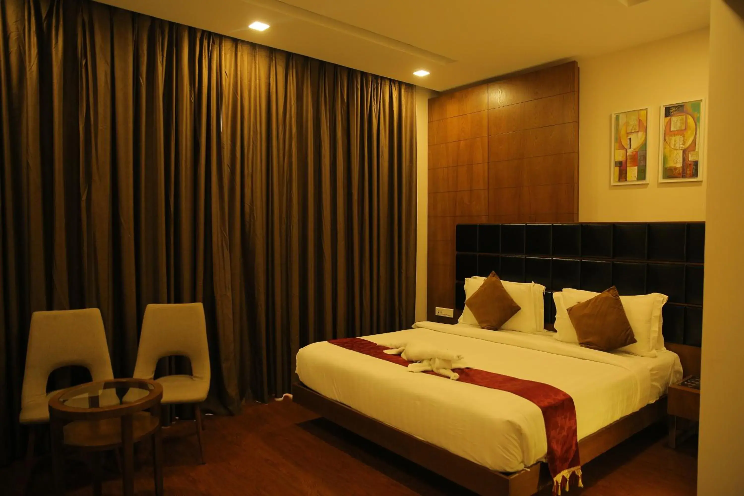 Superior Deluxe Double or Twin Room in The Royal Grand Superior Deluxe Double or Twin Room in The Royal Grand