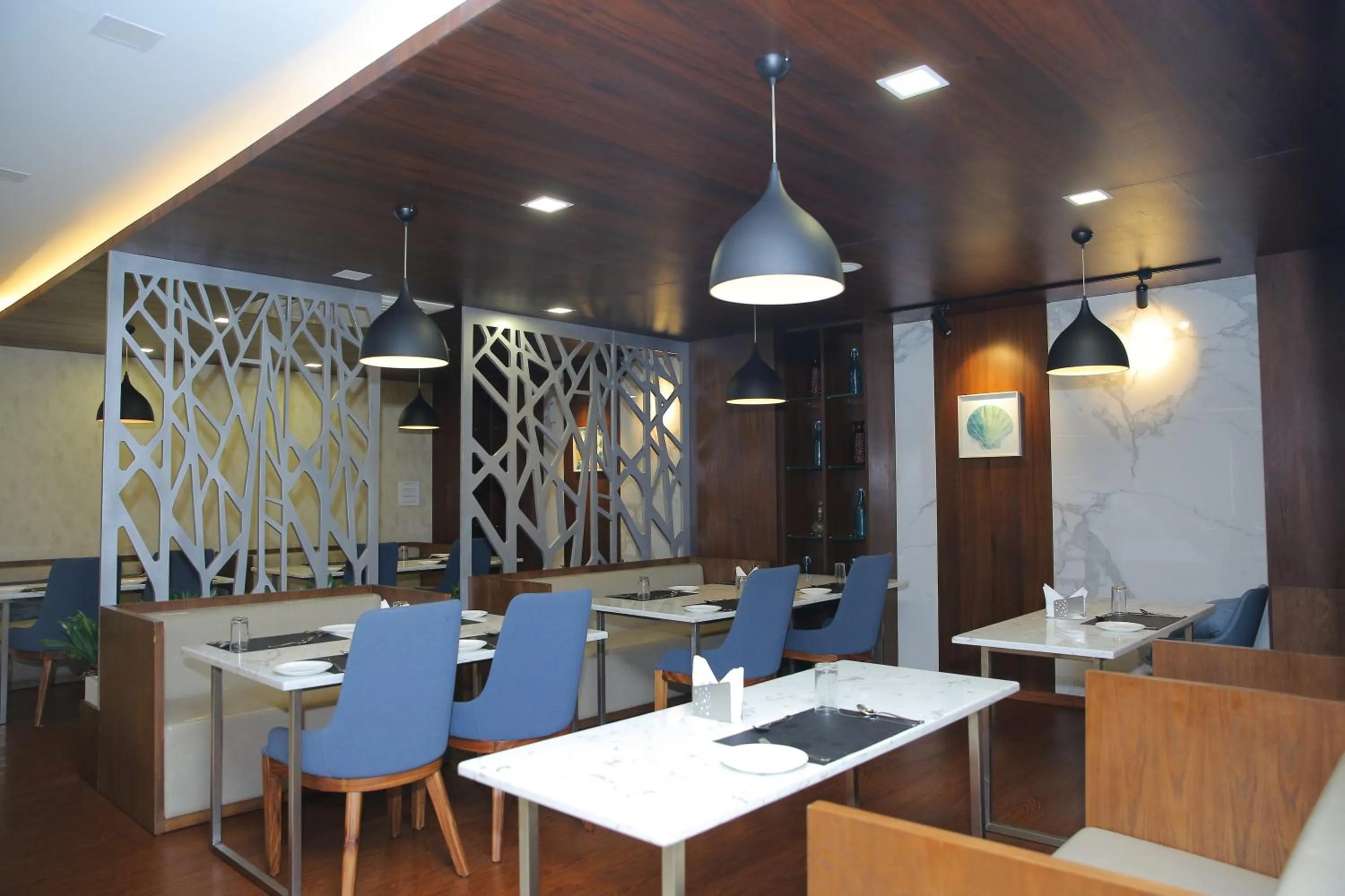 Restaurant/places to eat in The Royal Grand