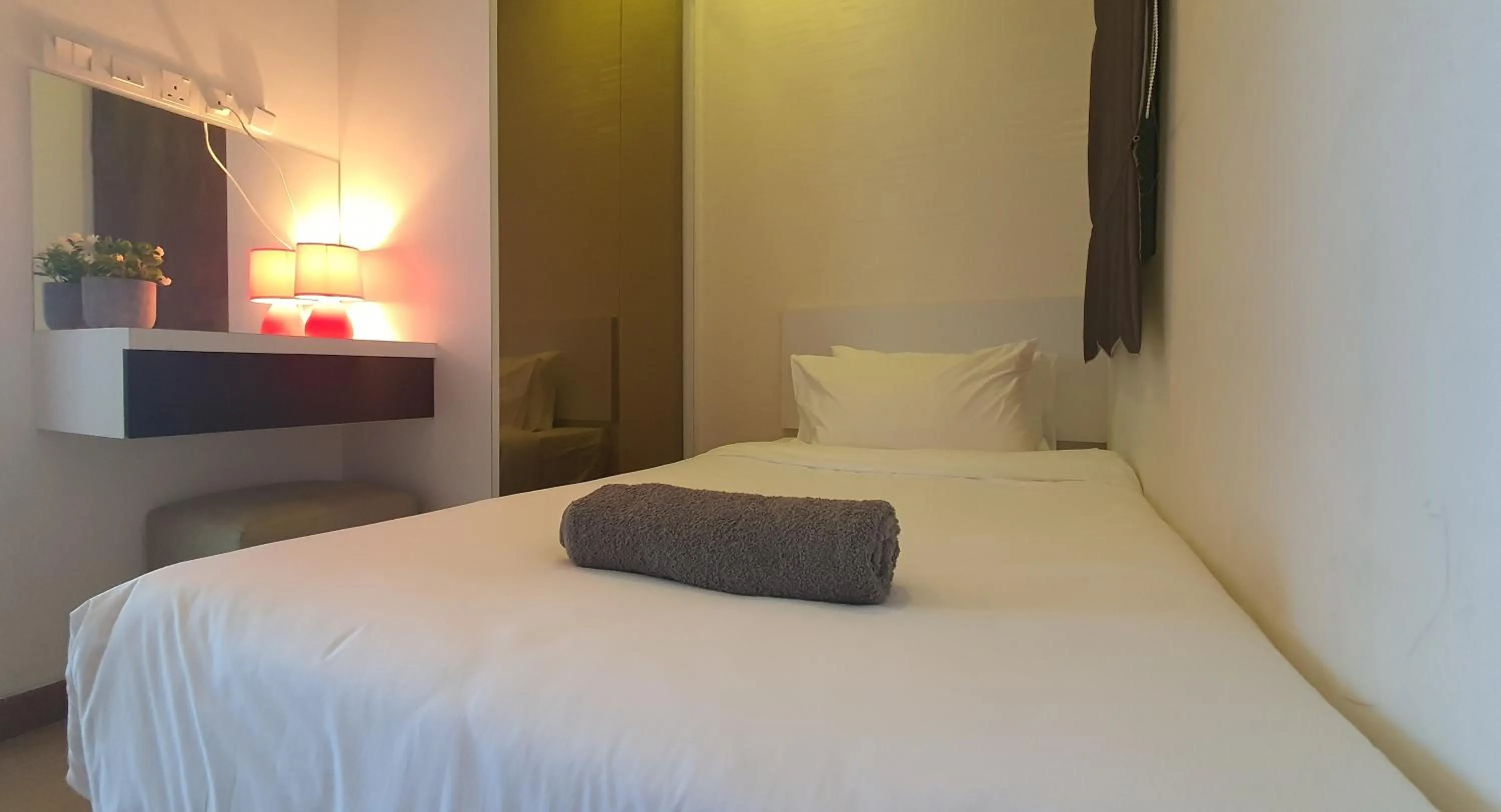 Photo of the whole room, Bed in The Wave Suites Melaka