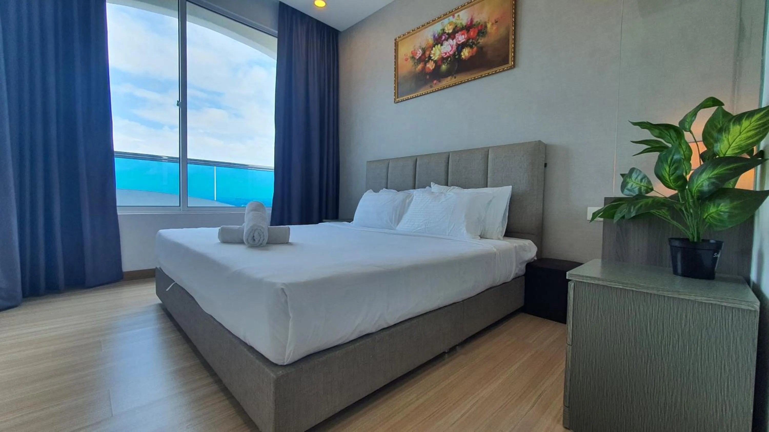 Photo of the whole room, Bed in The Wave Suites Melaka