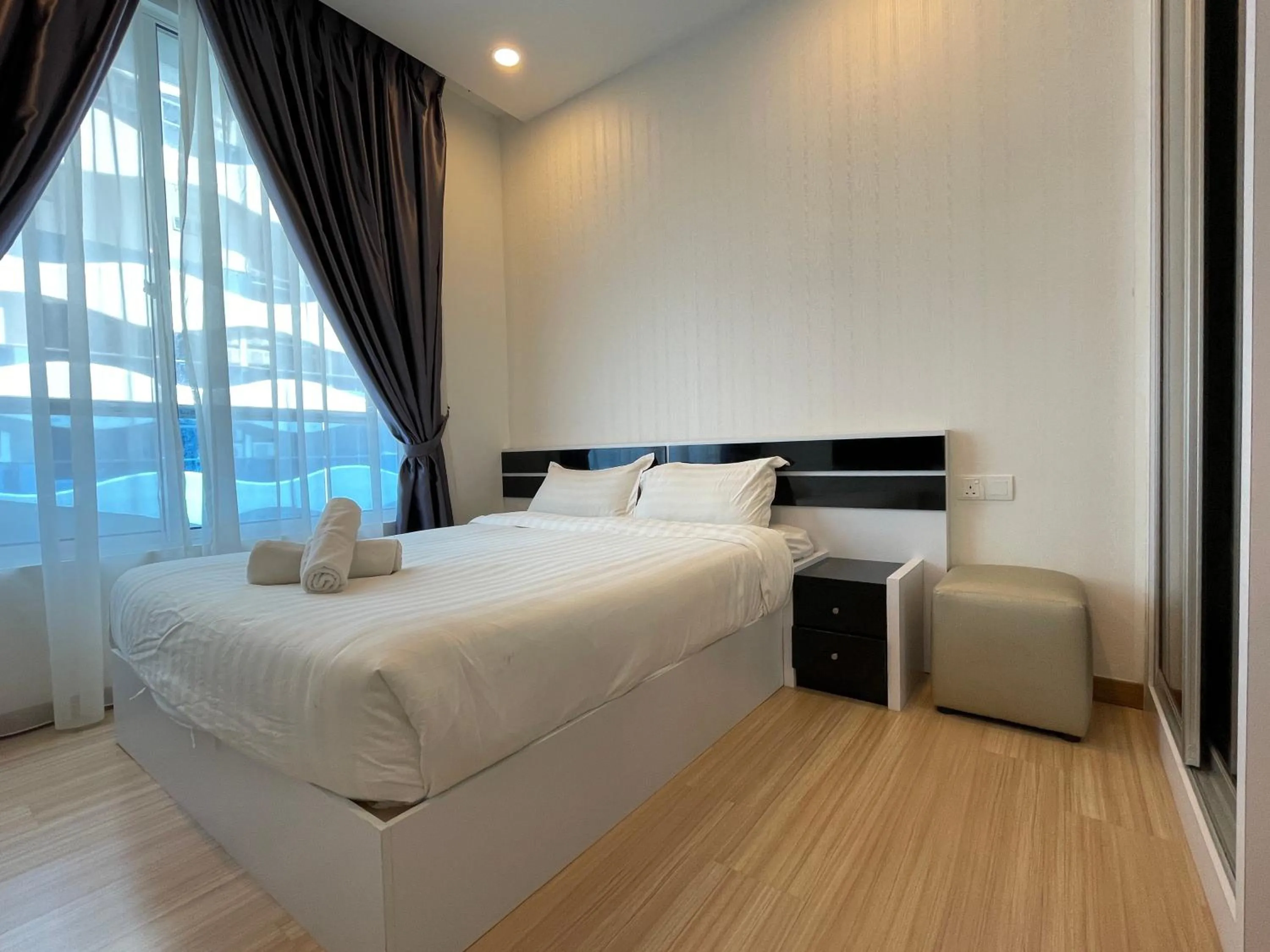 Photo of the whole room, Bed in The Wave Suites Melaka