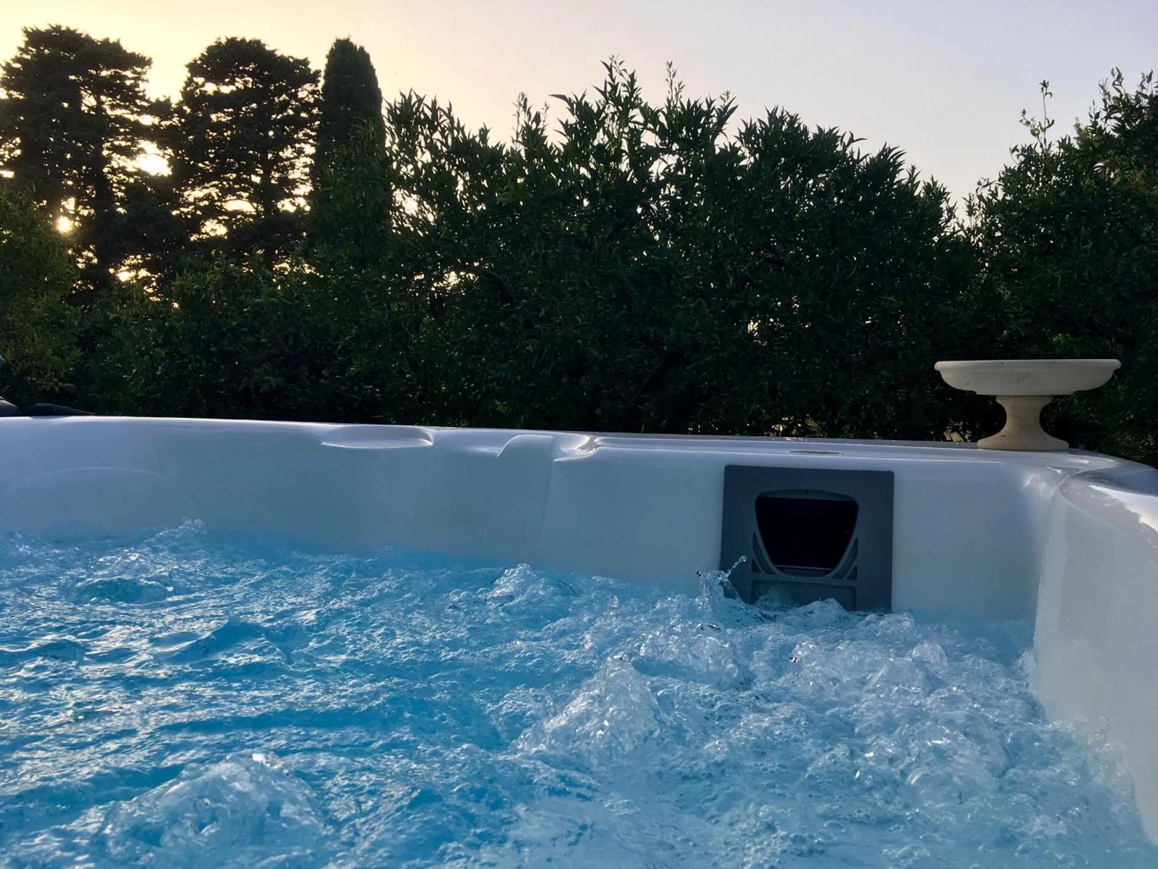 Hot Tub in Bed And Breakfast Villa Pilati