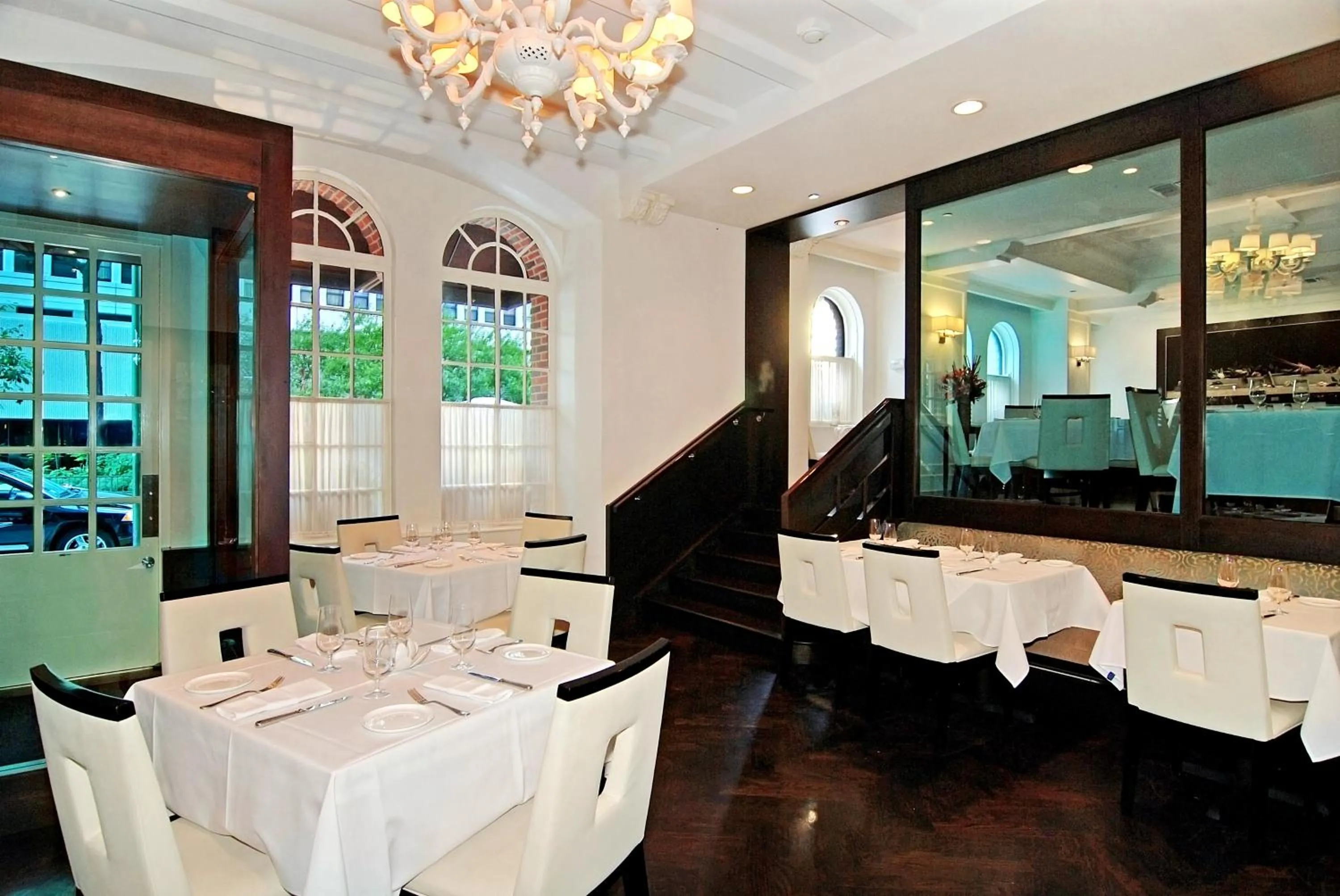 Restaurant/Places to Eat in Raffaello Hotel