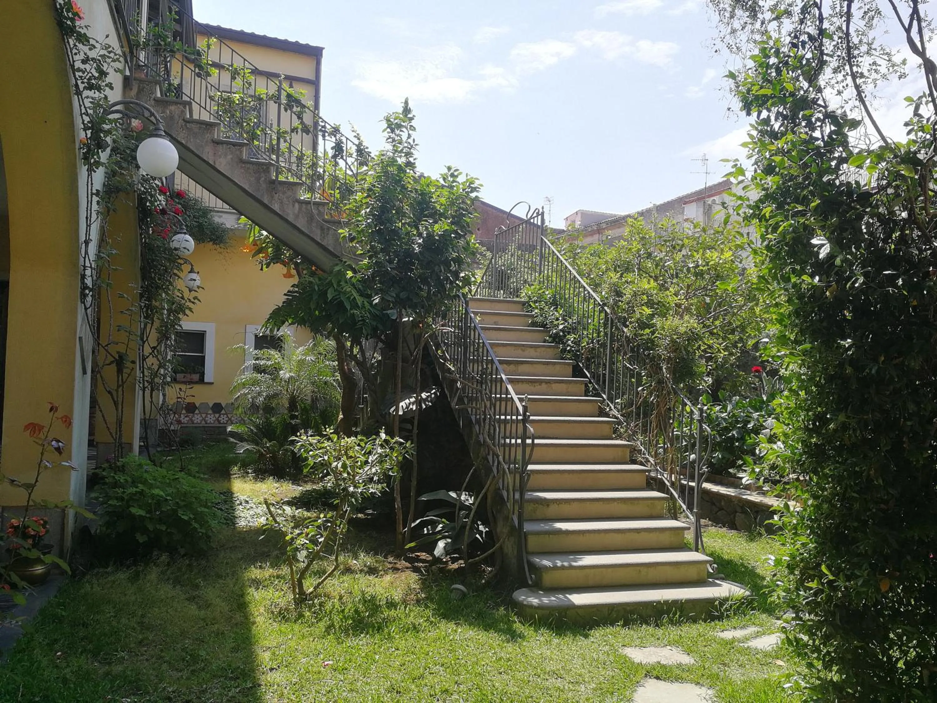 Facade/entrance in La Baronessa B&B