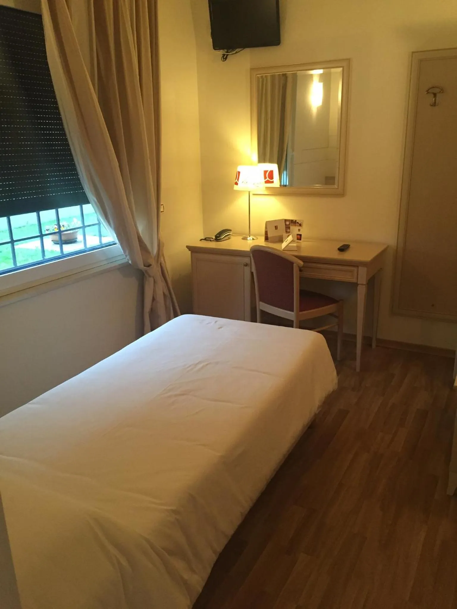 Photo of the whole room, Bed in Albergo La Quiete