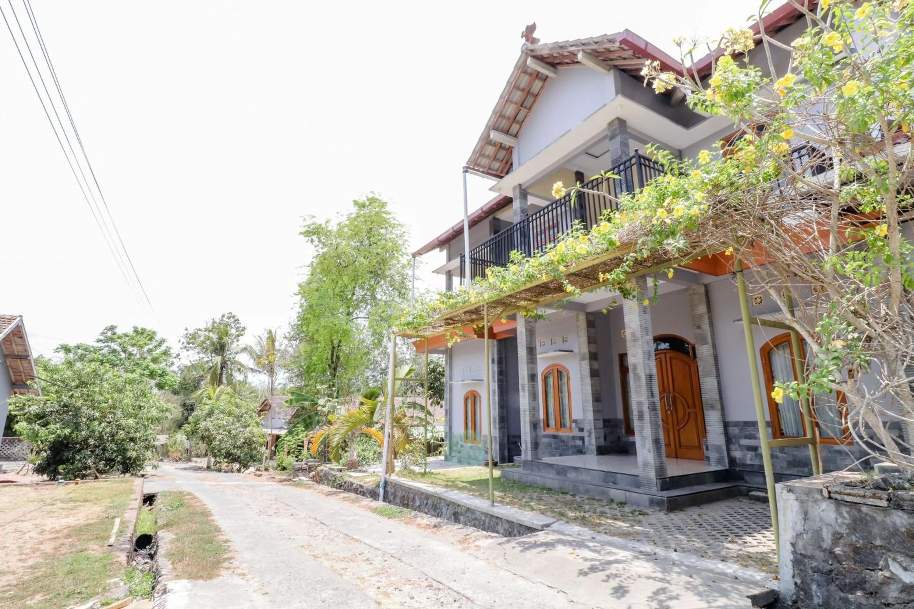 Property building in Dewisri Homestay