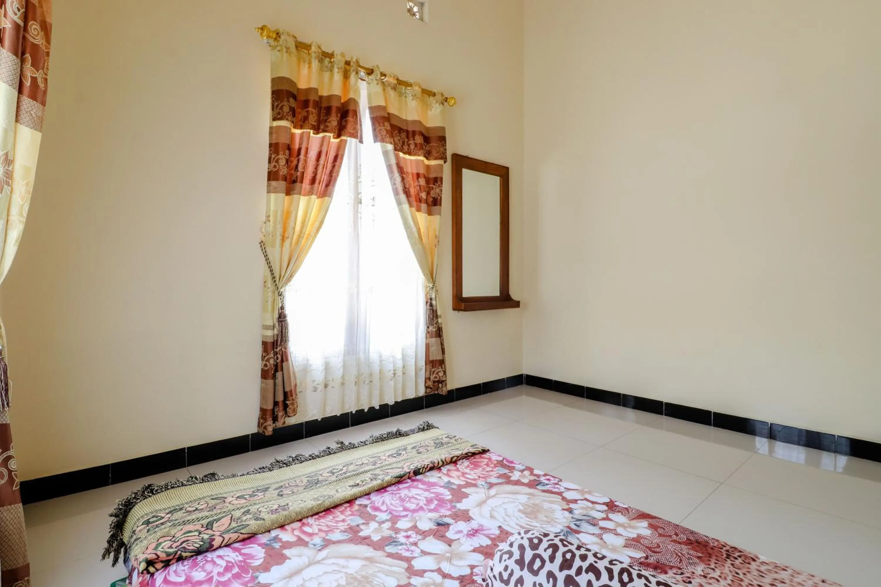 Bedroom, Bed in Dewisri Homestay