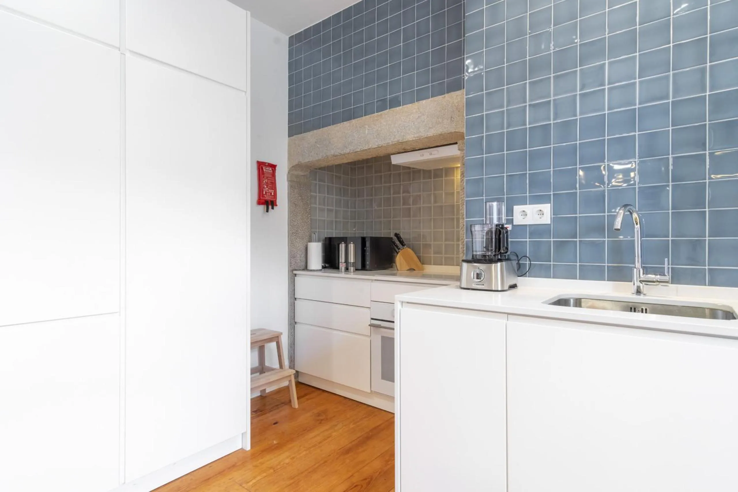 Kitchen or kitchenette in LV Premier Baixa DO