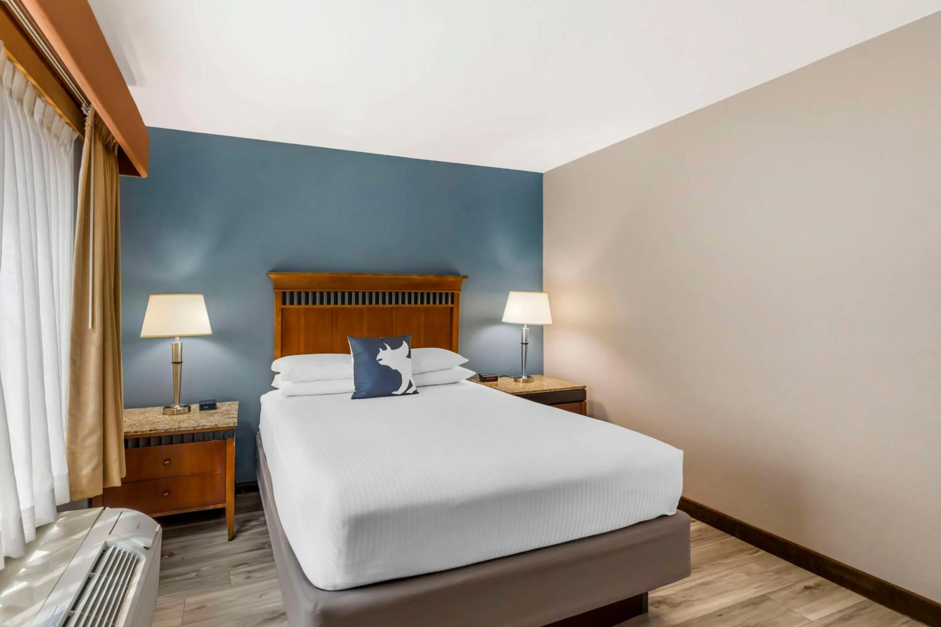 Bedroom, Bed in Best Western Denver Southwest