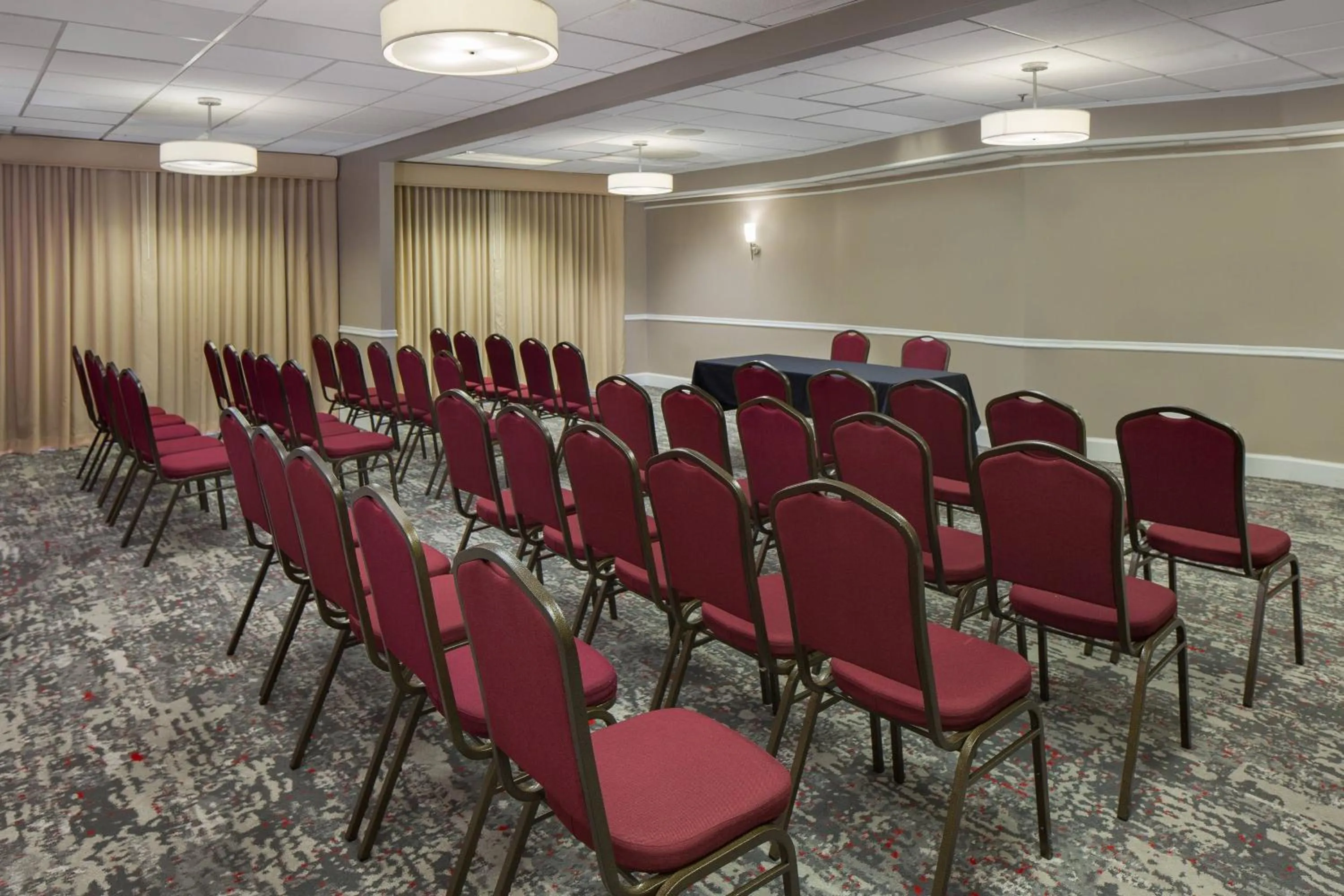 Meeting/conference room in Four Points by Sheraton Orlando International Drive