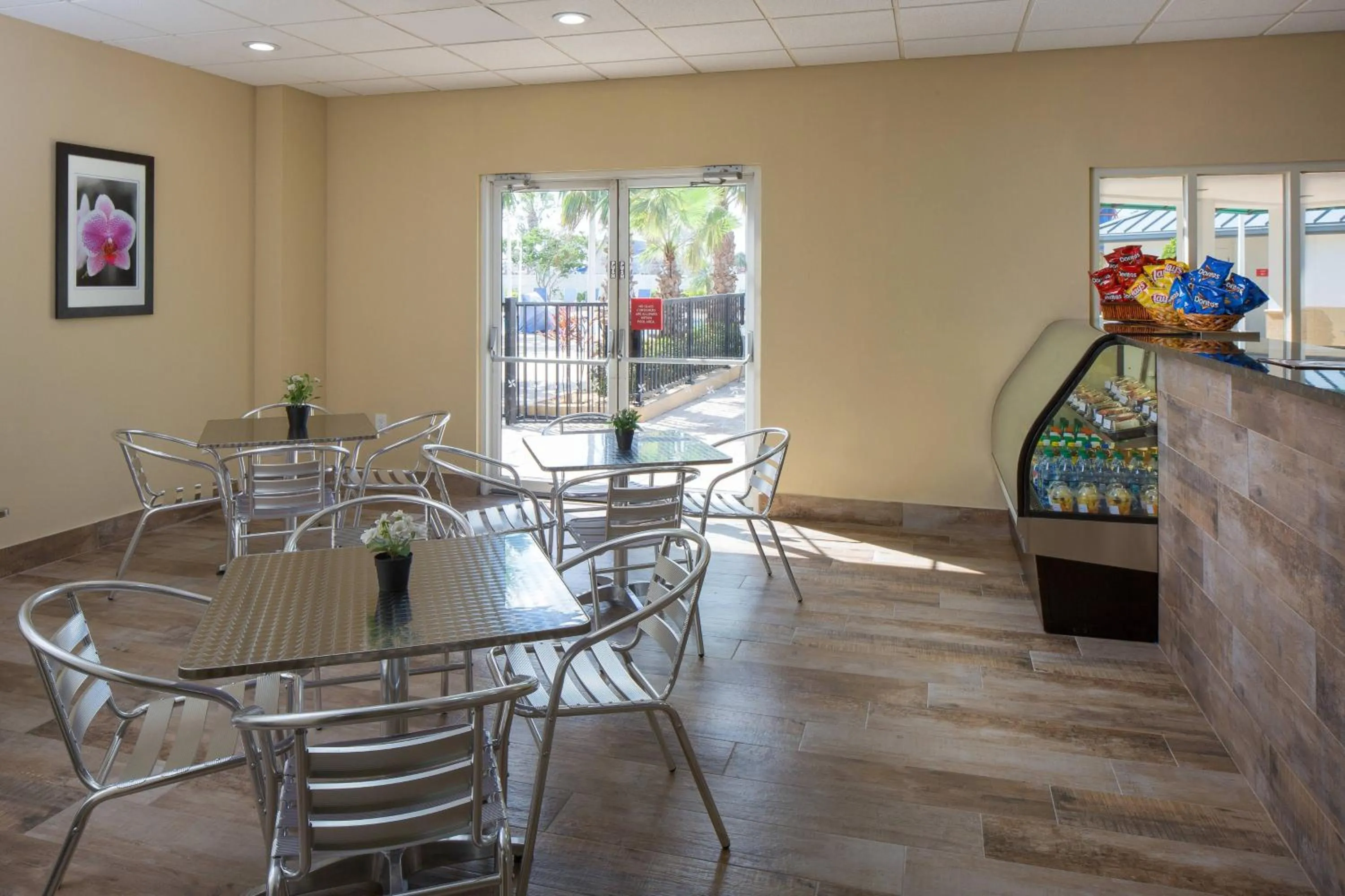 Restaurant/places to eat in Four Points by Sheraton Orlando International Drive