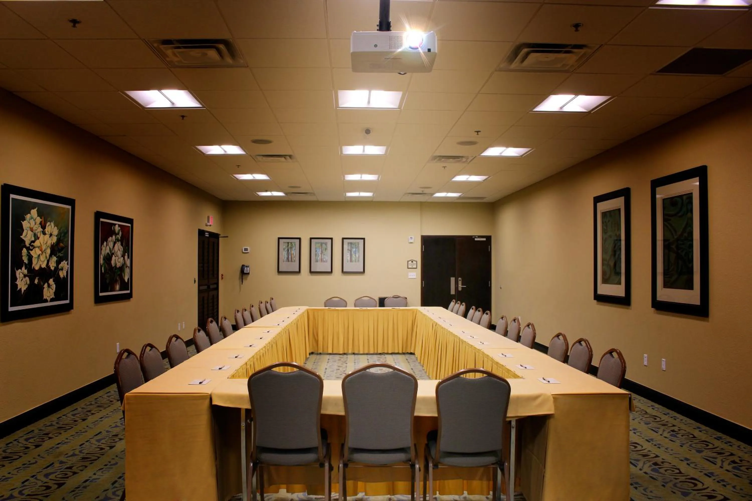 Business facilities in Rosen Inn at Pointe Orlando