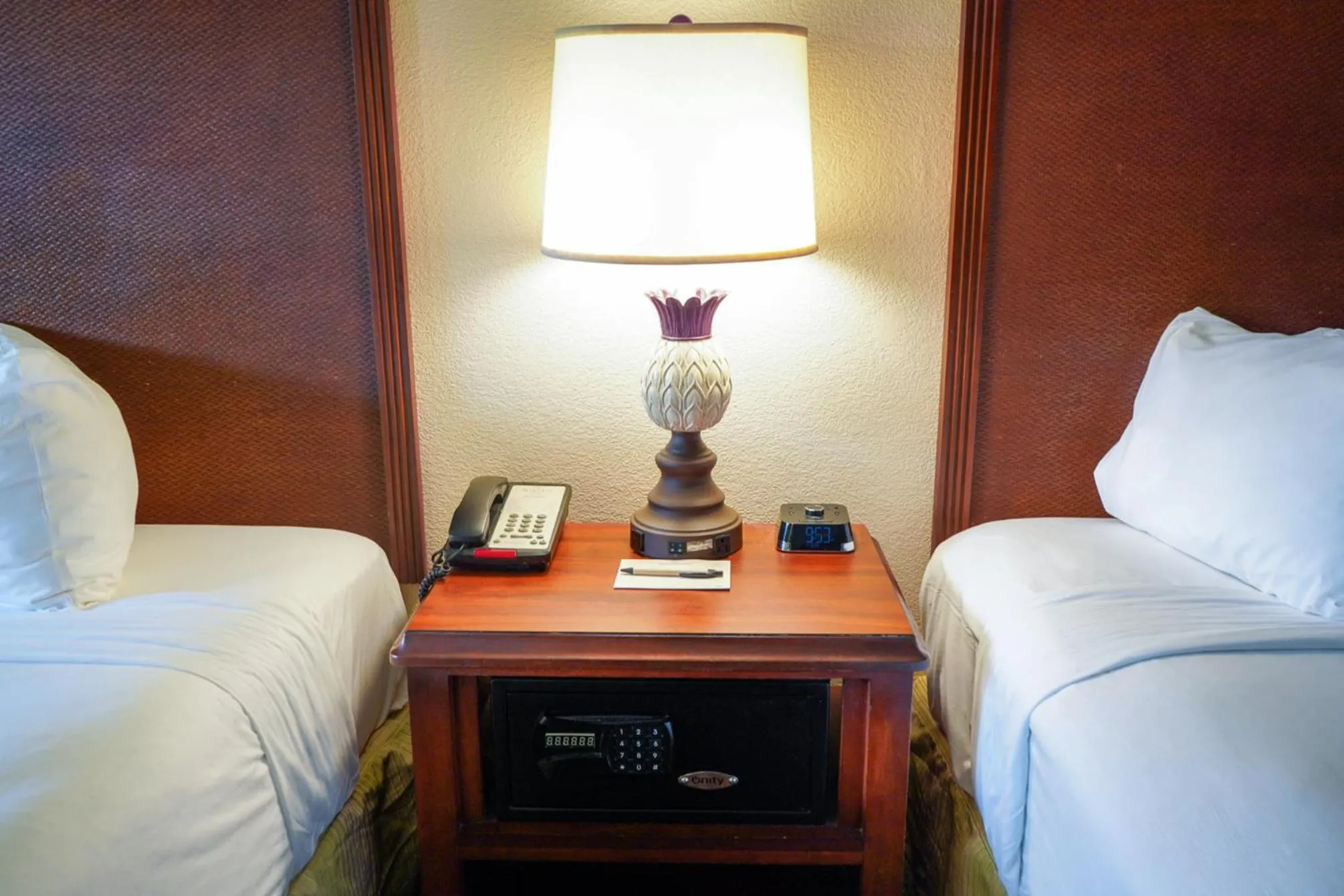 Bed in Rosen Inn at Pointe Orlando