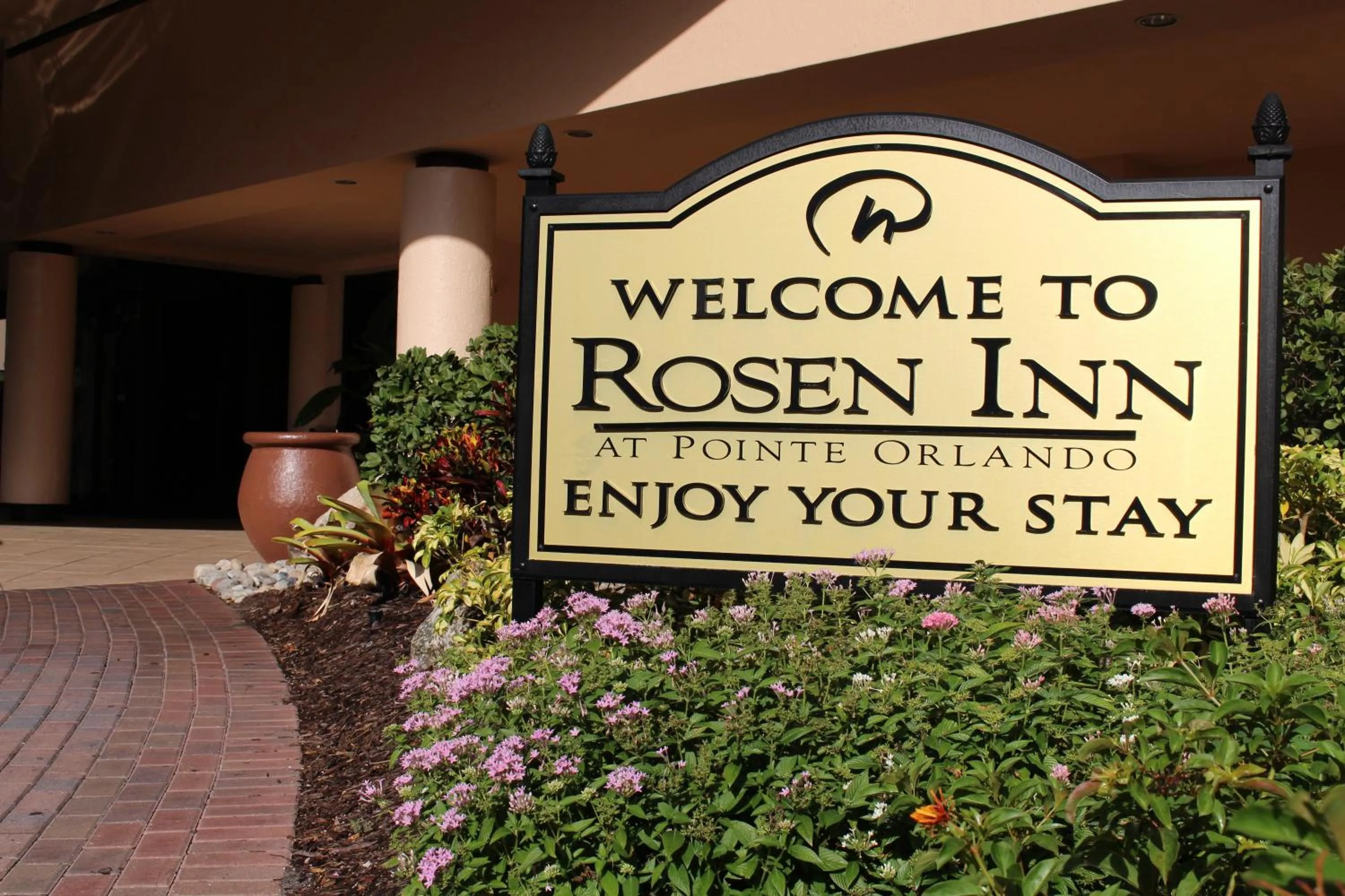 Facade/entrance in Rosen Inn at Pointe Orlando