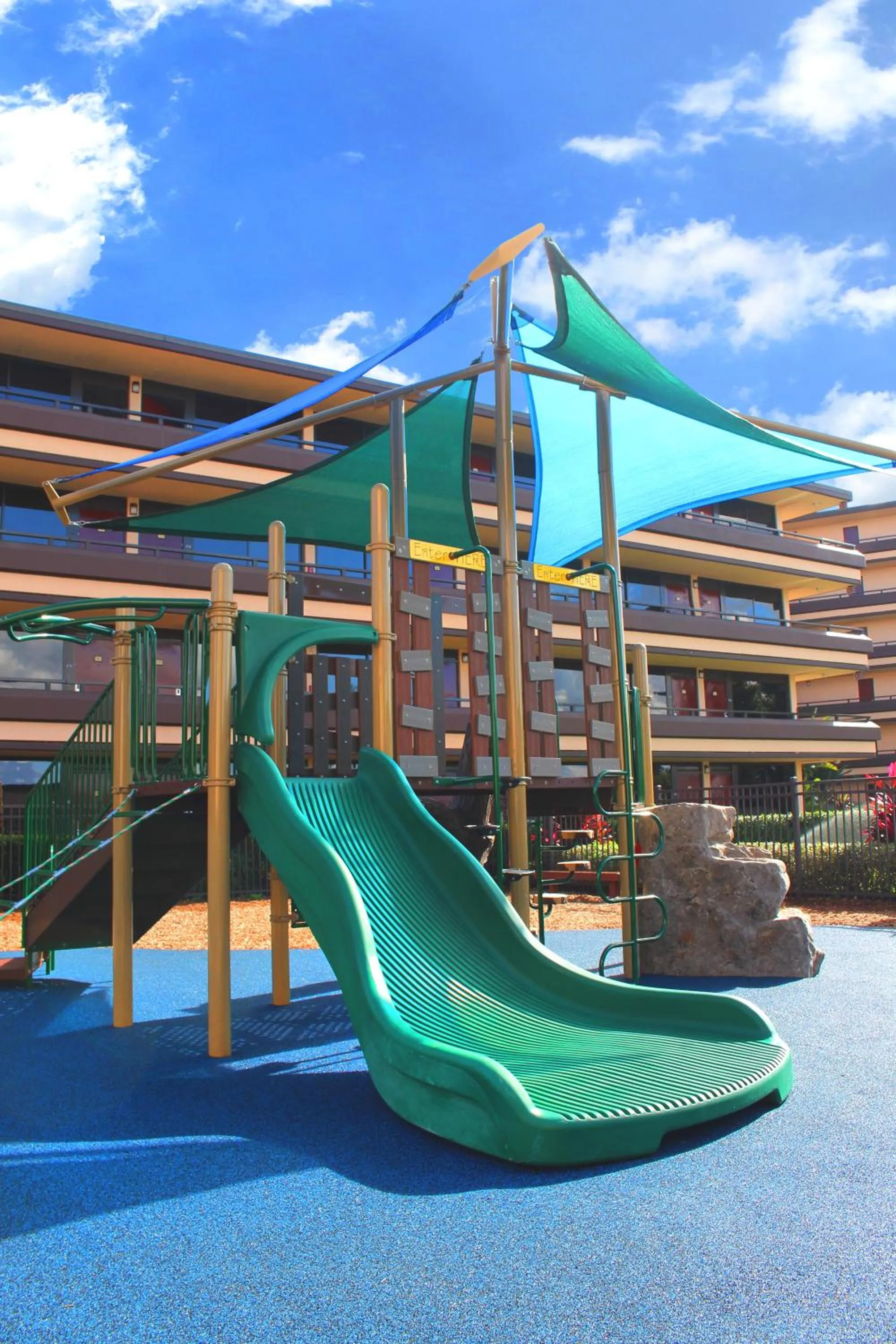 Property building in Rosen Inn at Pointe Orlando